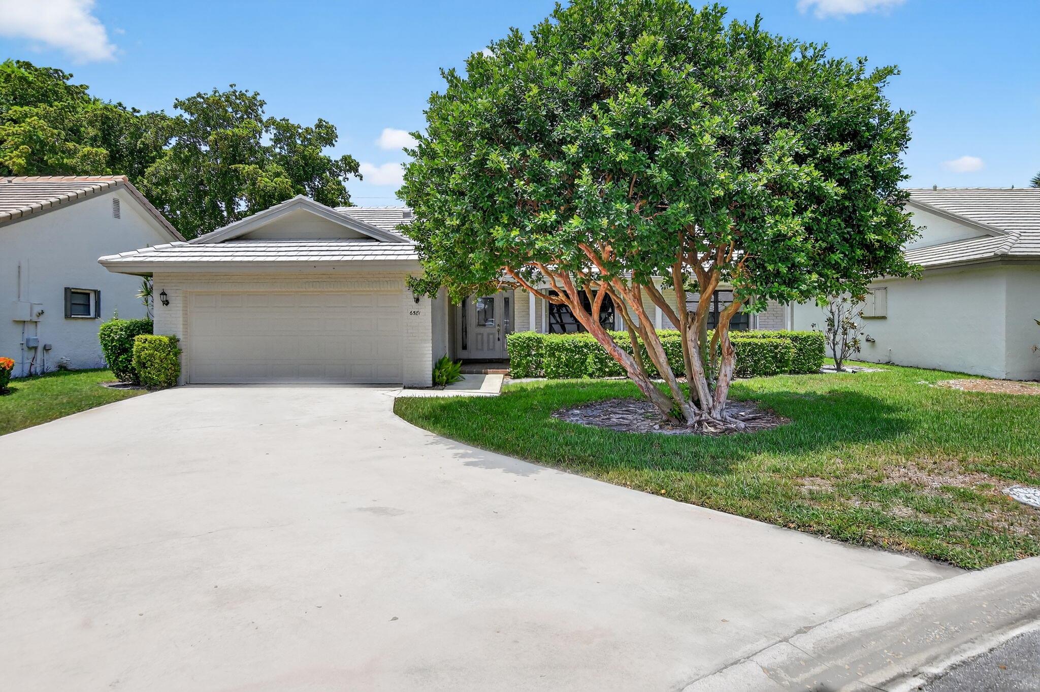 6581 Casabella Lane