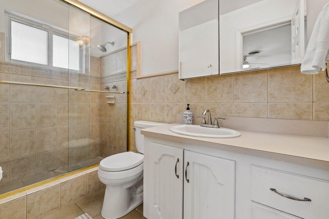 5131 NE 27th Terrace