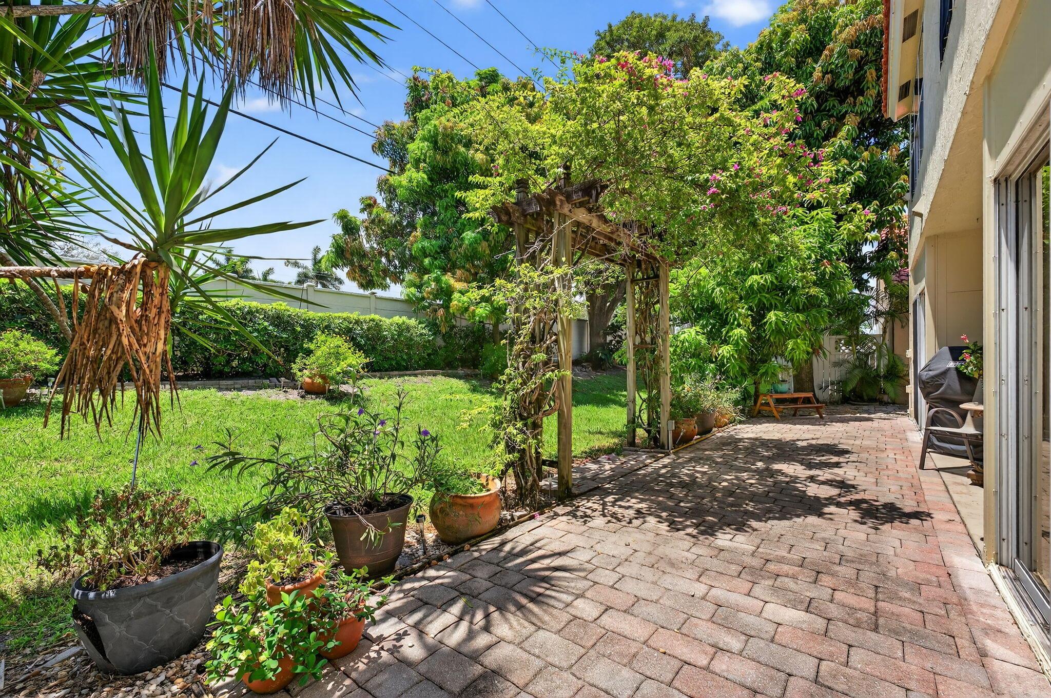 5565 American Circle