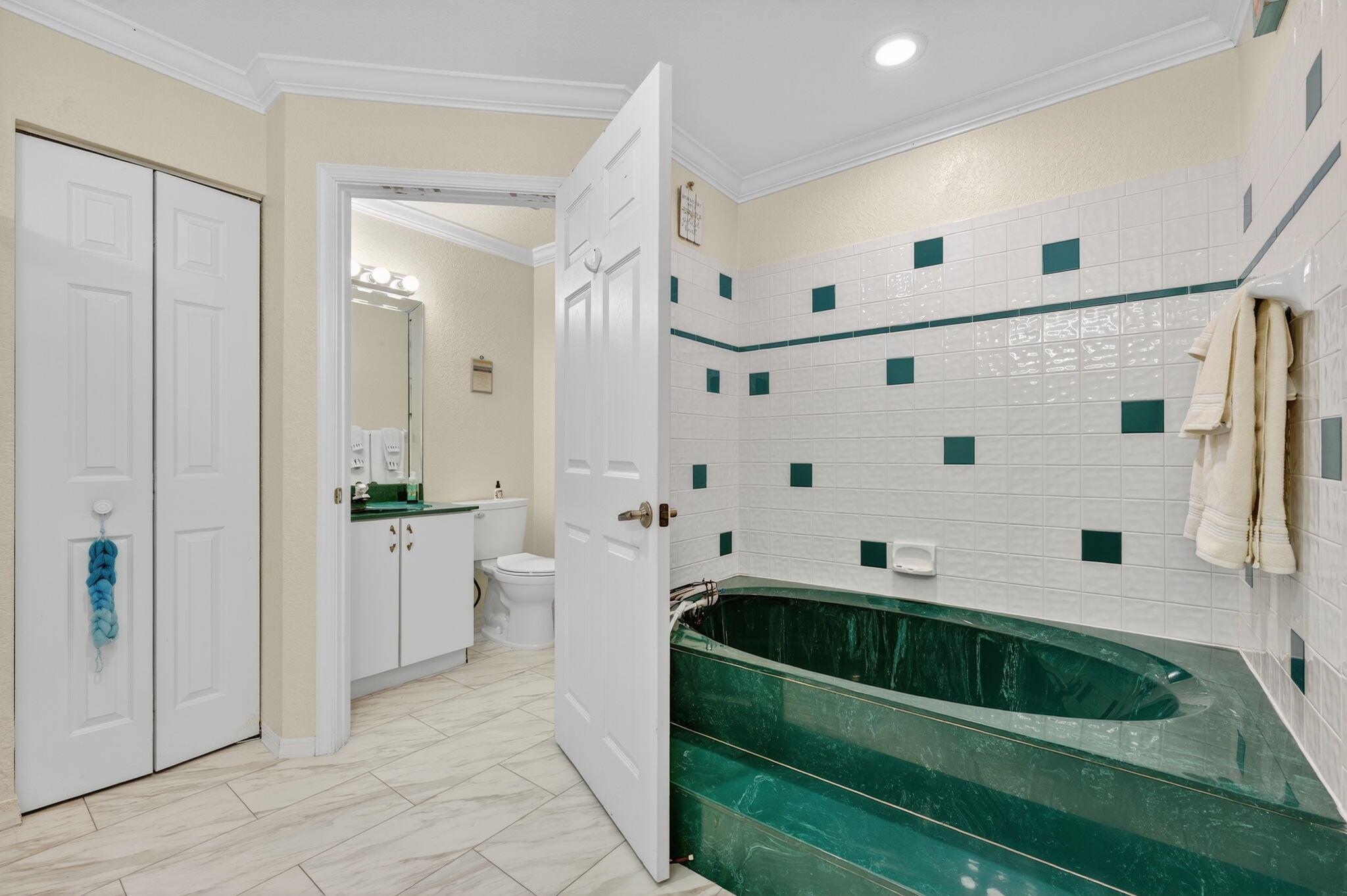 5565 American Circle