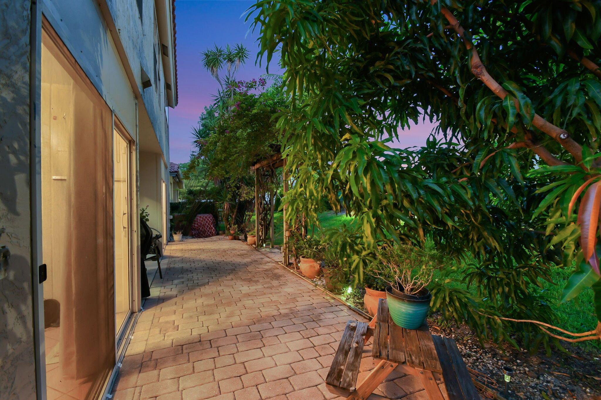 5565 American Circle