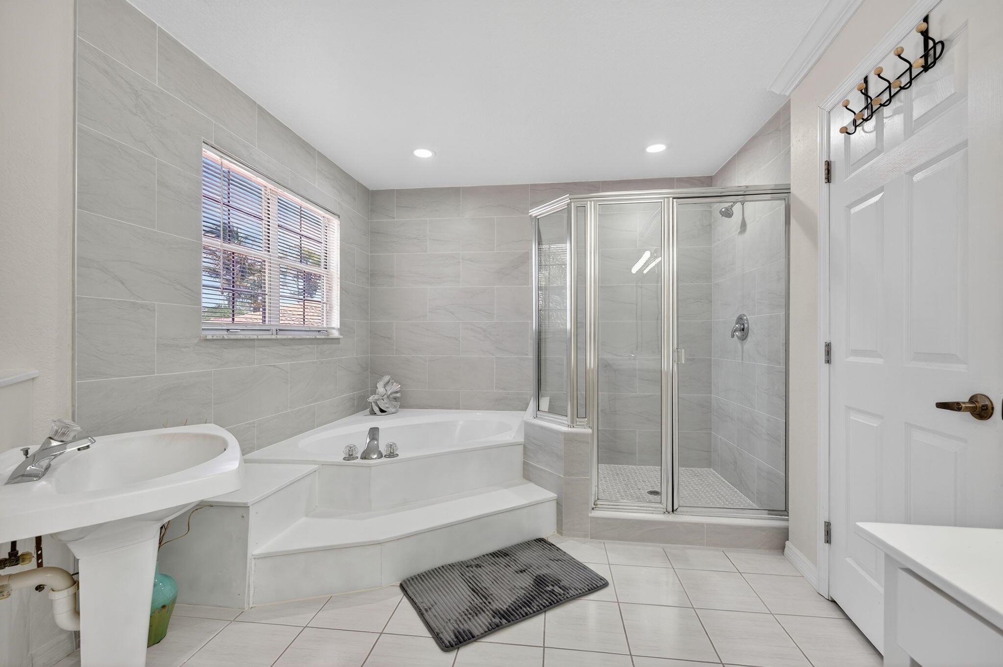 5565 American Circle