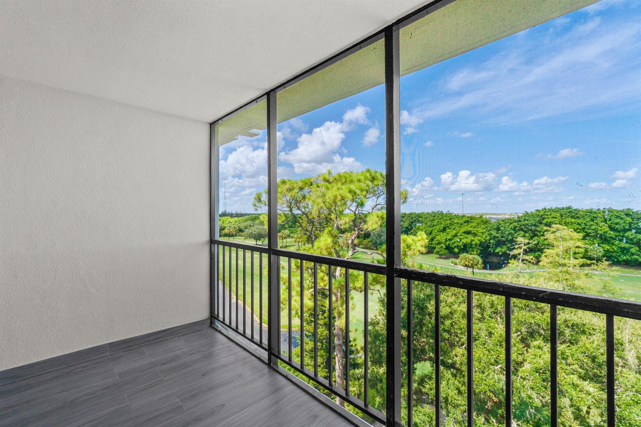 7819 Lakeside Blvd. 886