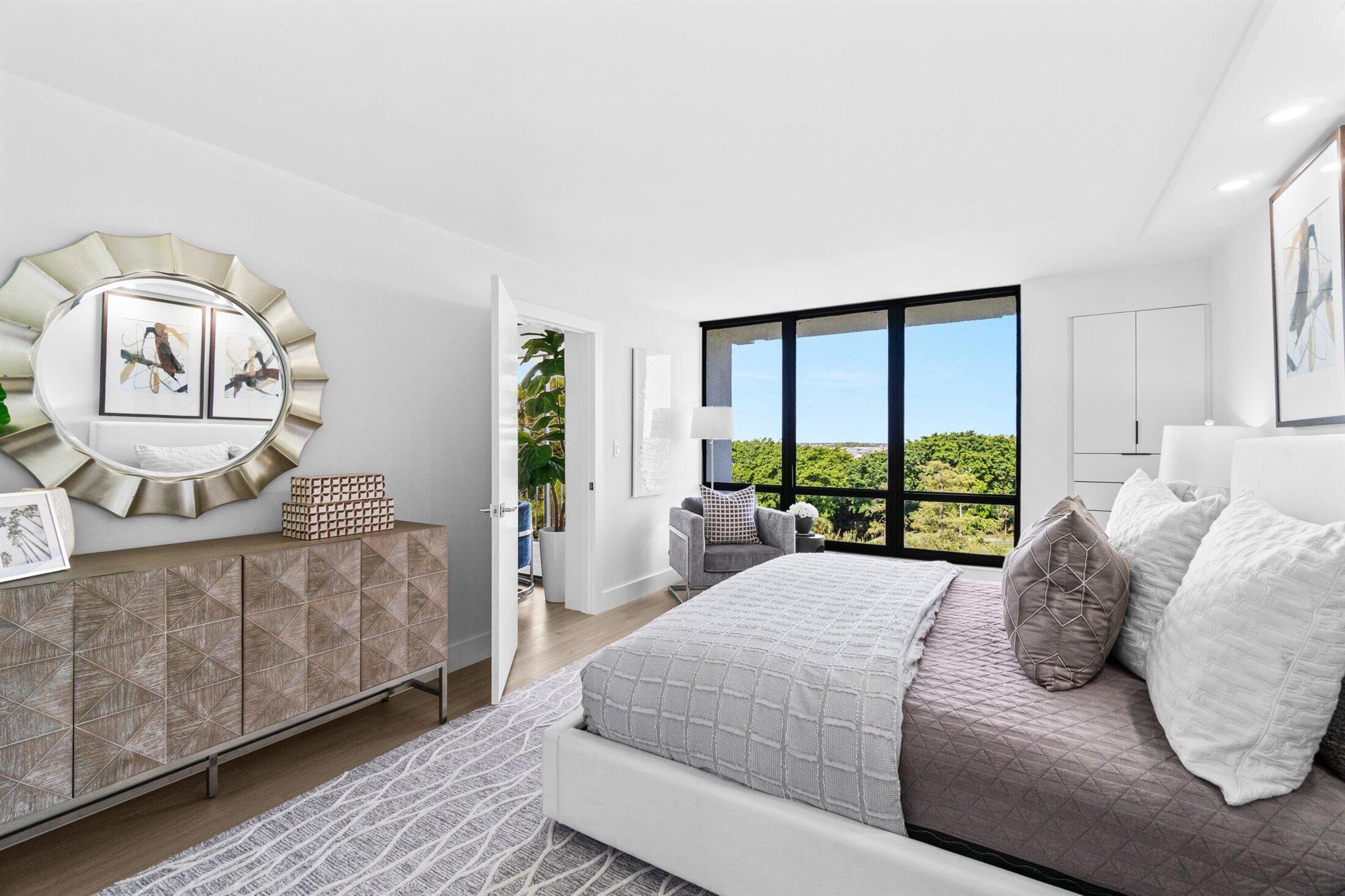 7819 Lakeside Blvd. 886