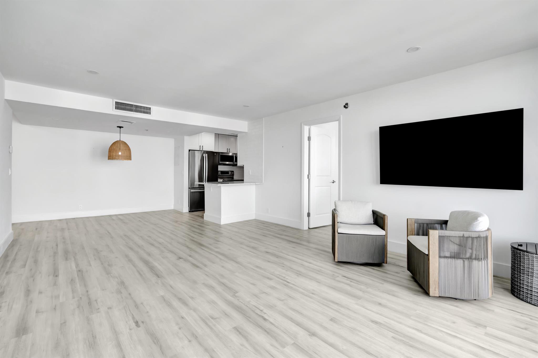 336 Golfview Road 1104