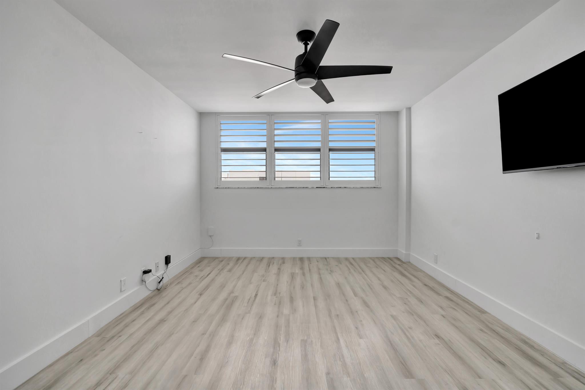 336 Golfview Road 1104