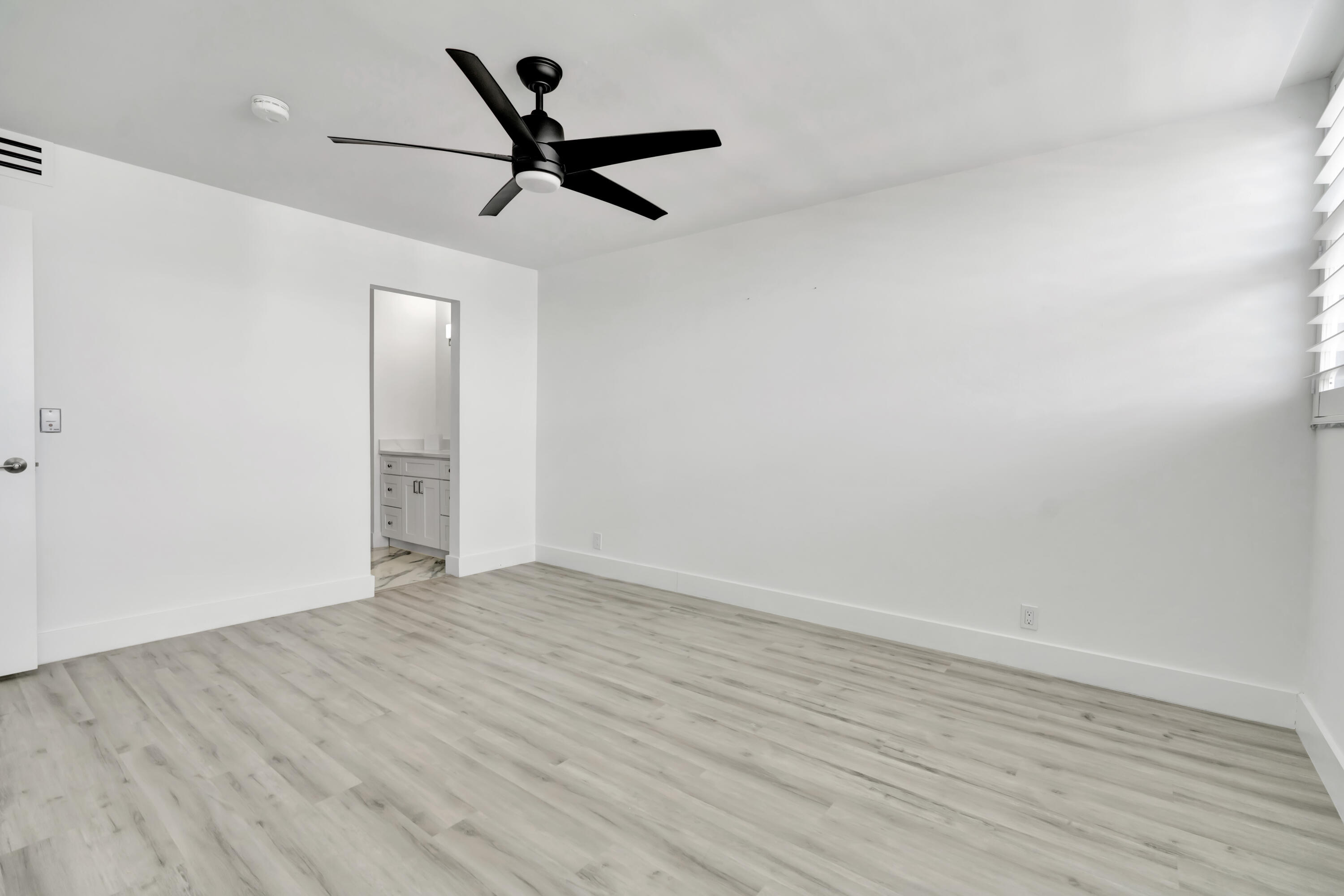 336 Golfview Road 1104