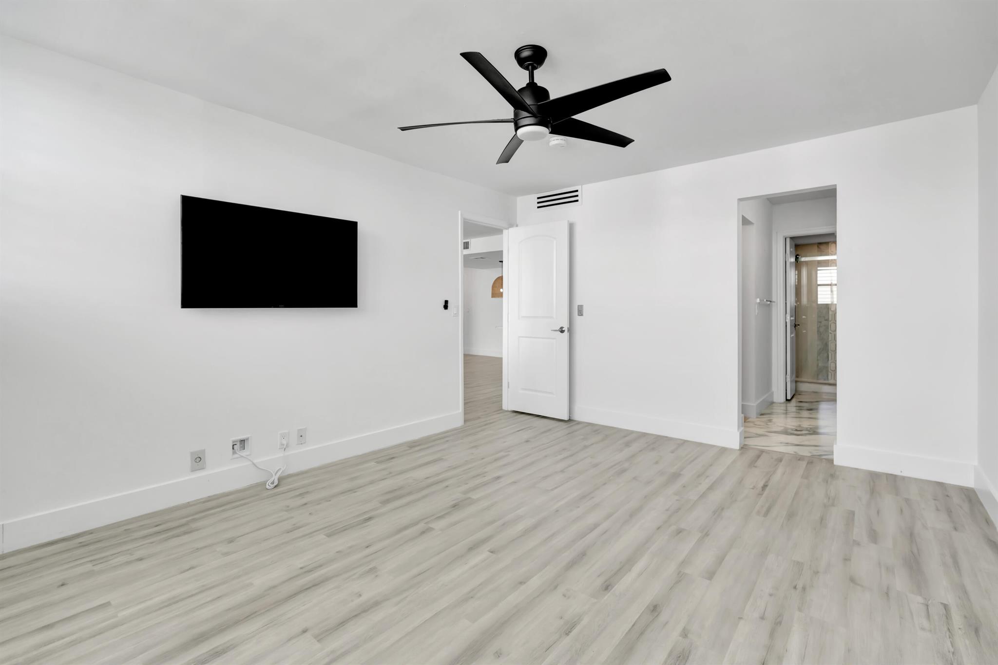 336 Golfview Road 1104