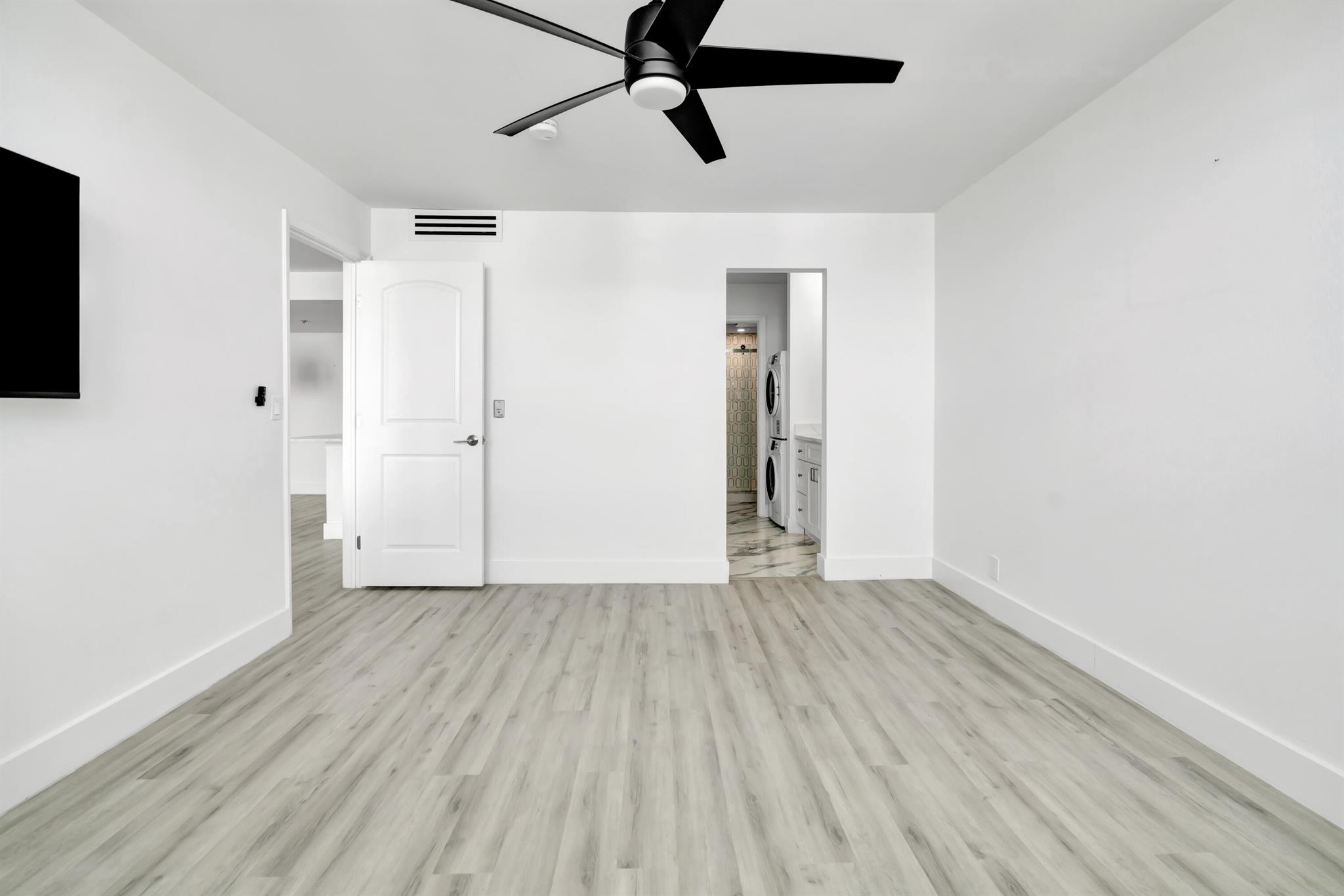 336 Golfview Road 1104