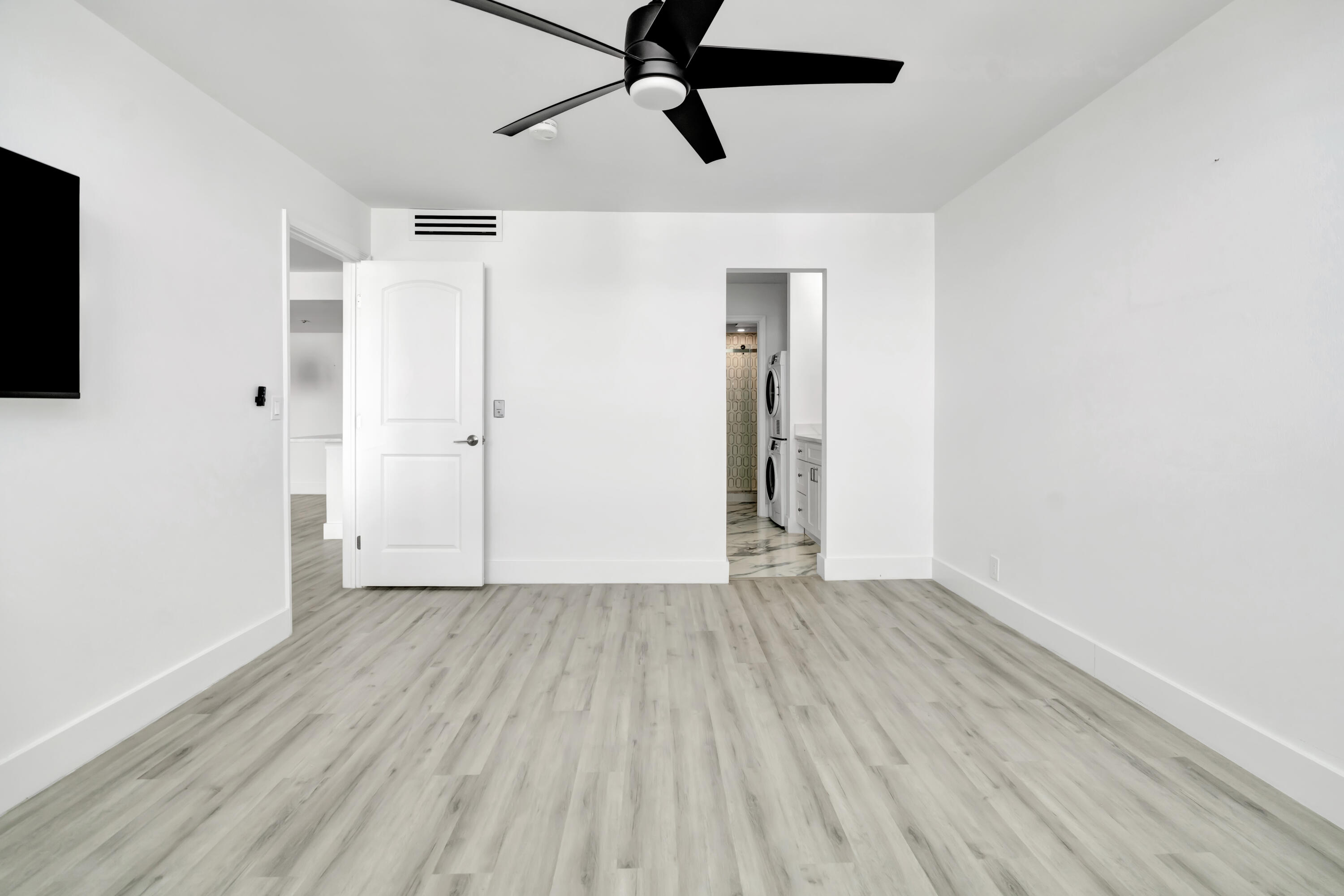 336 Golfview Road 1104