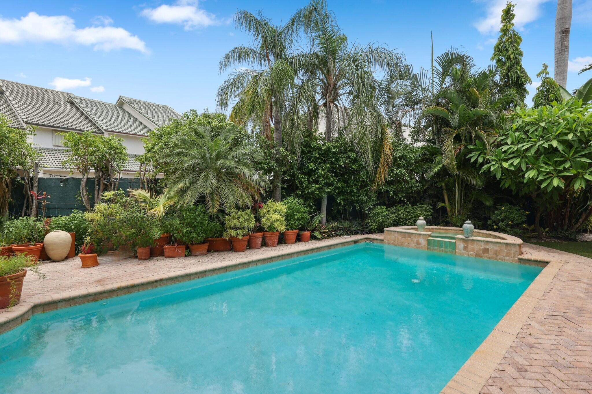 1018 Grand Court