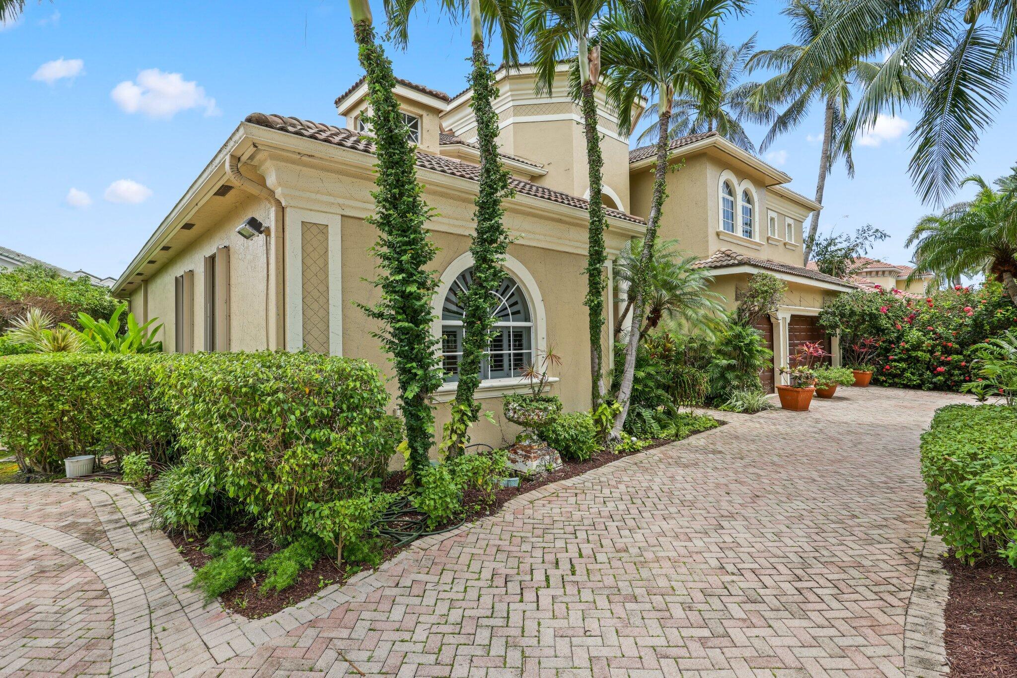 1018 Grand Court