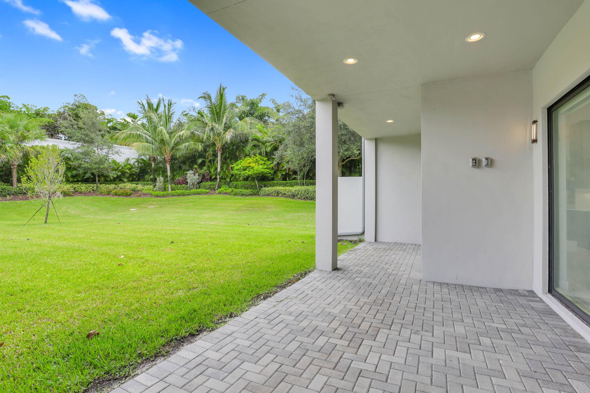 8115 Laurel Falls Drive