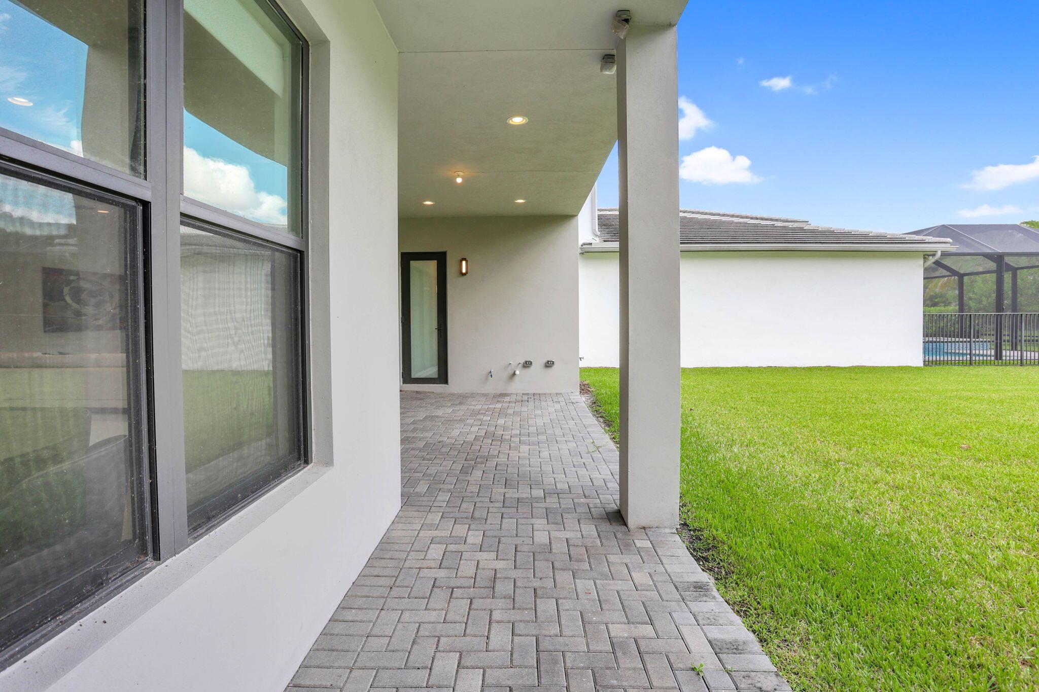 8115 Laurel Falls Drive