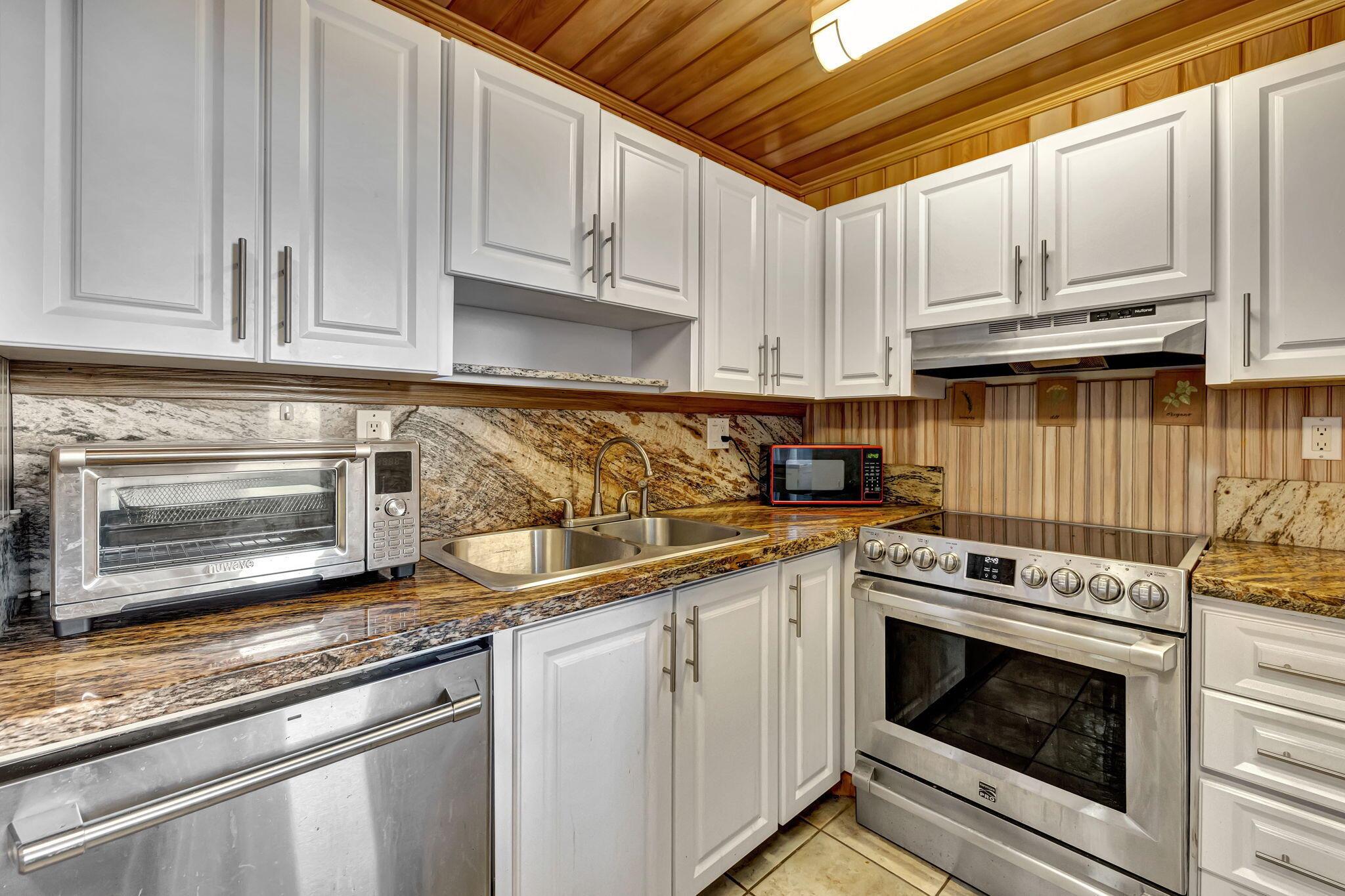 3910 Inverrary Boulevard 601-B