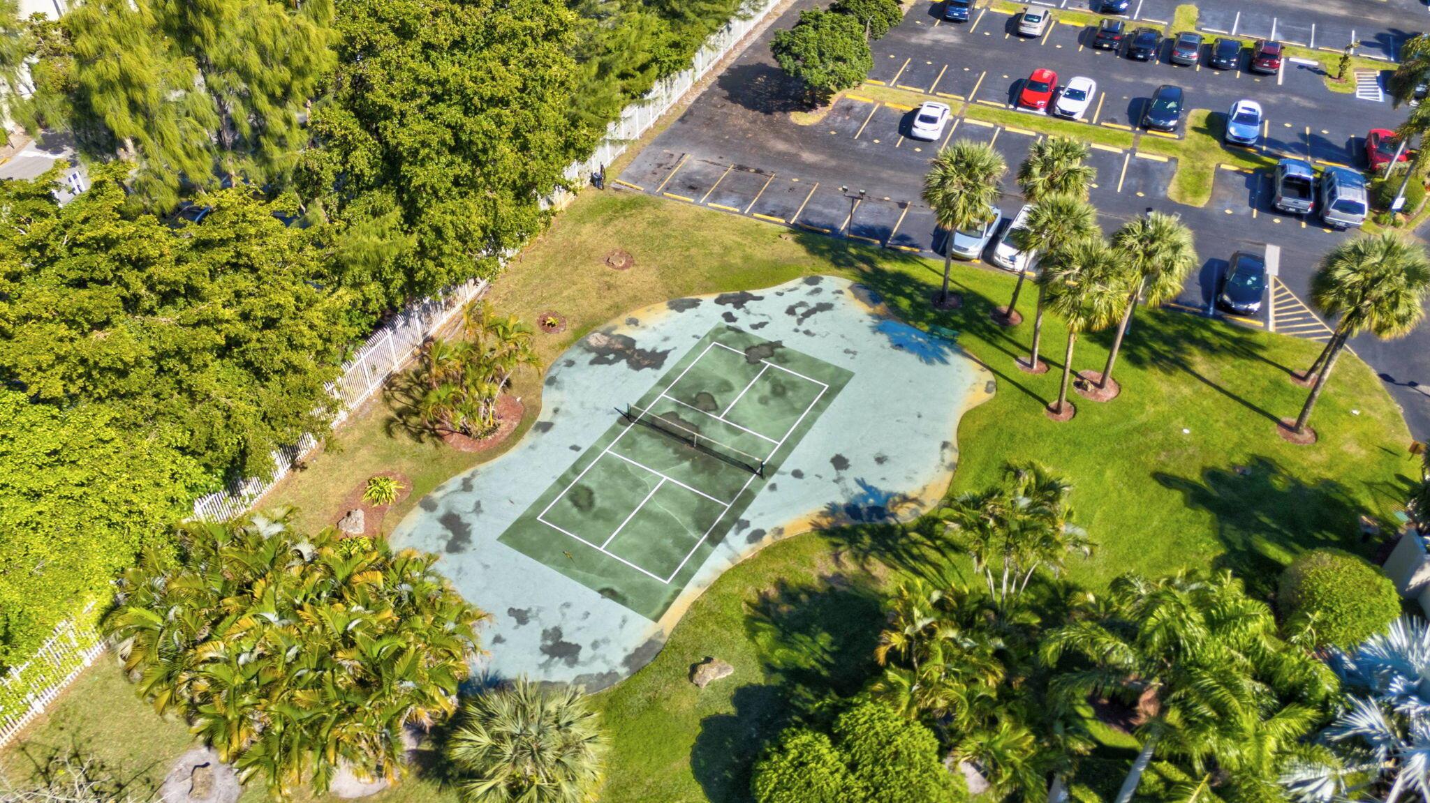 3910 Inverrary Boulevard 601-B