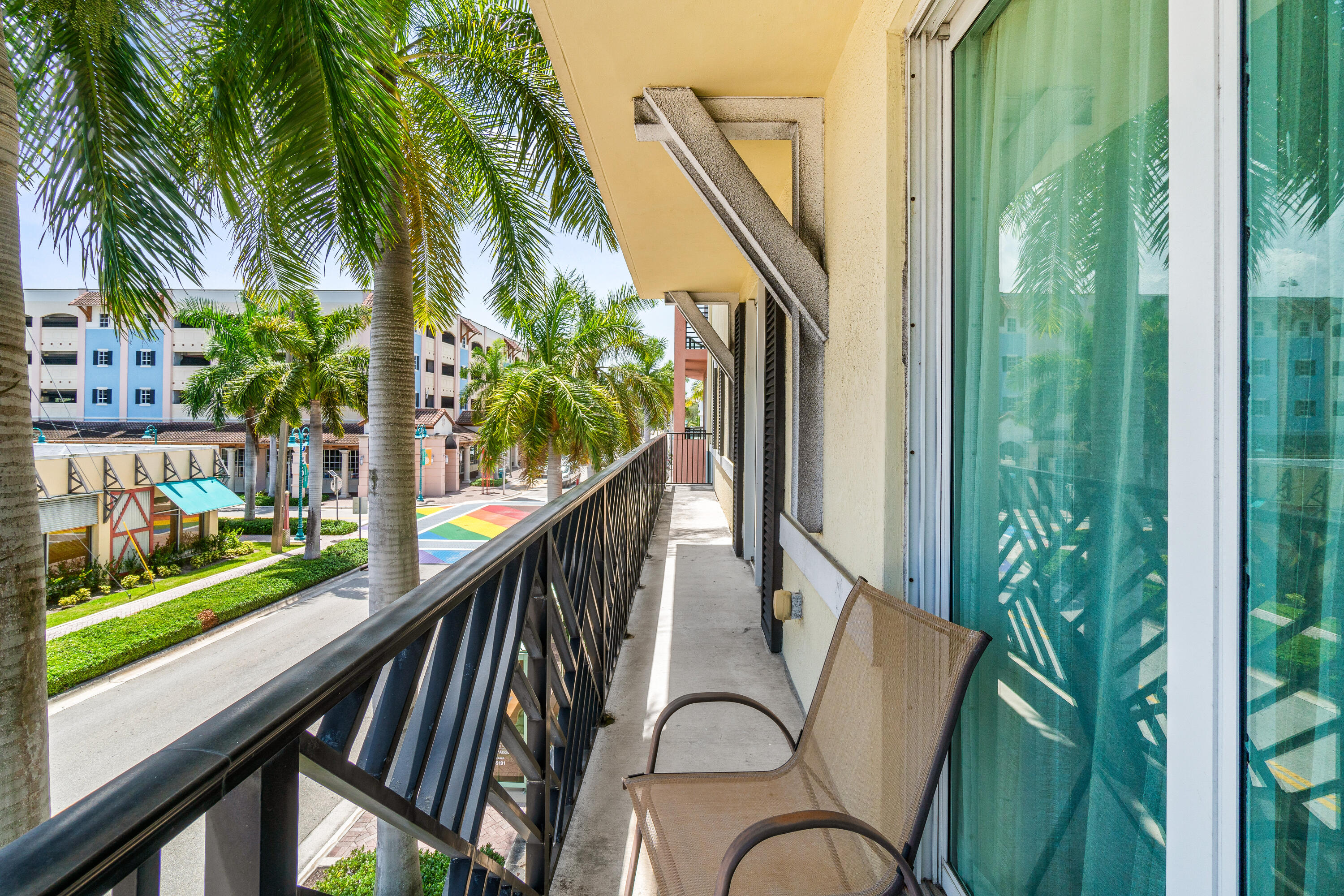 225 NE 1st Street 207