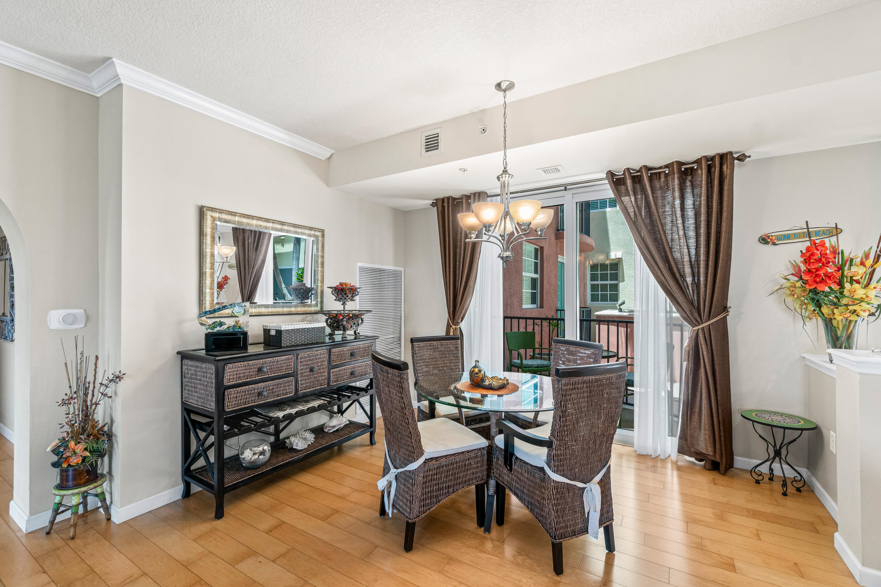 225 NE 1st Street 207