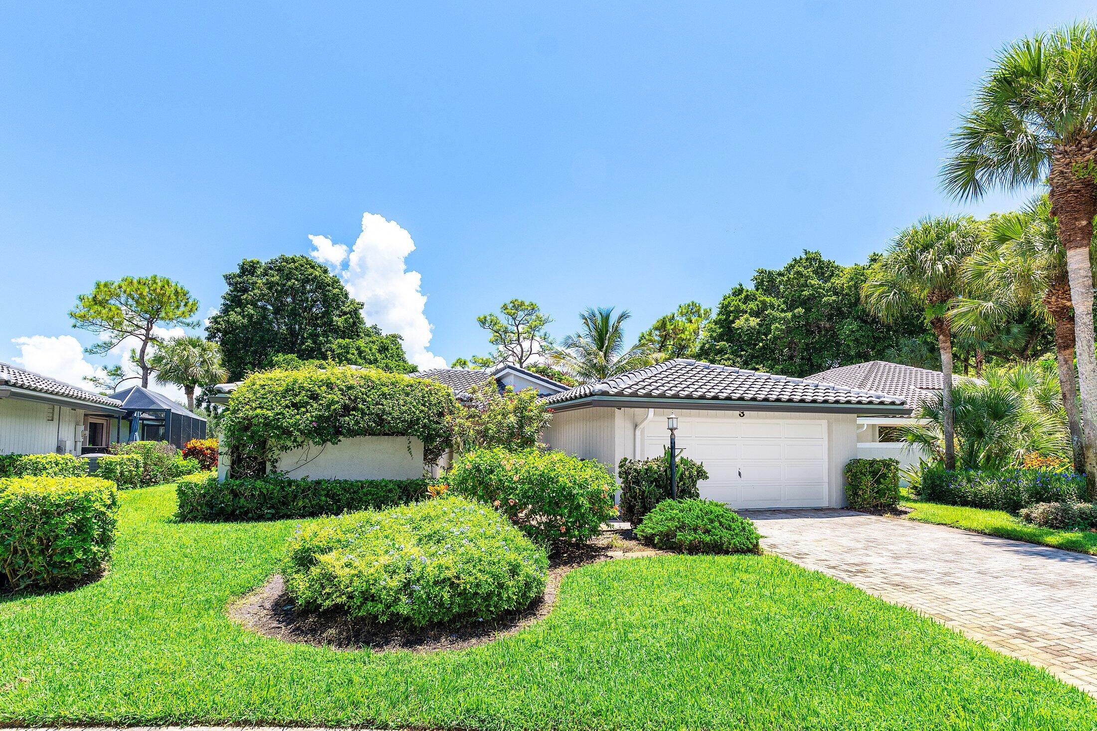 3 Glens Drive E