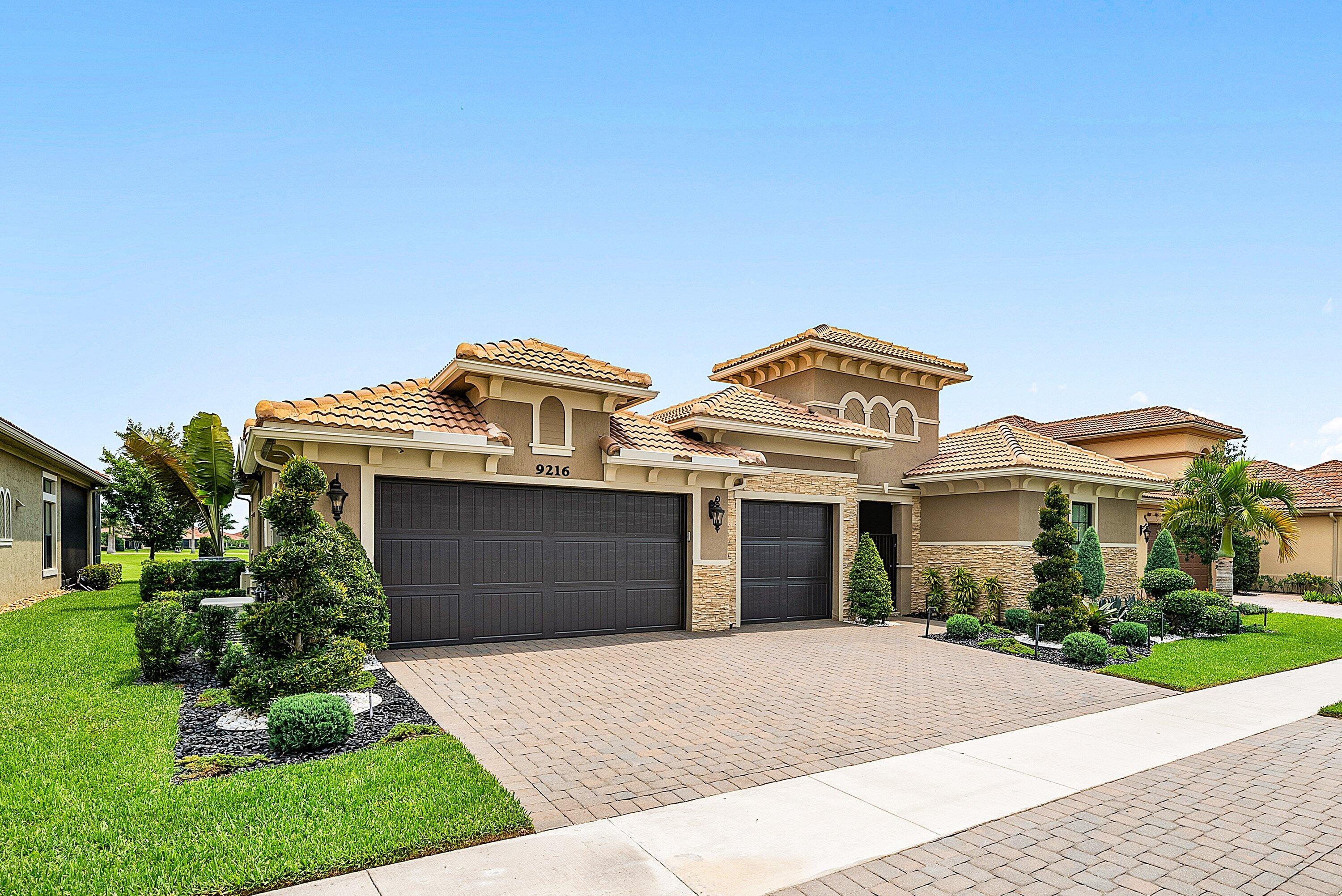 9216 Porto Way