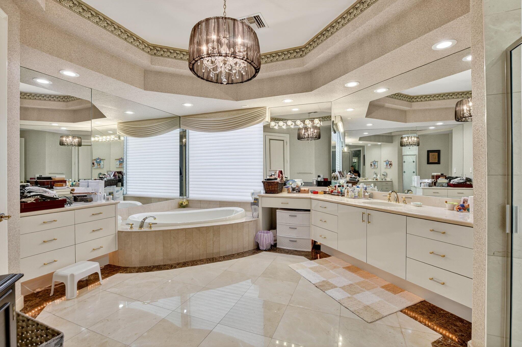 6981 Lions Head Lane