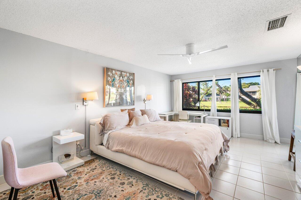 12 Eastgate Drive D