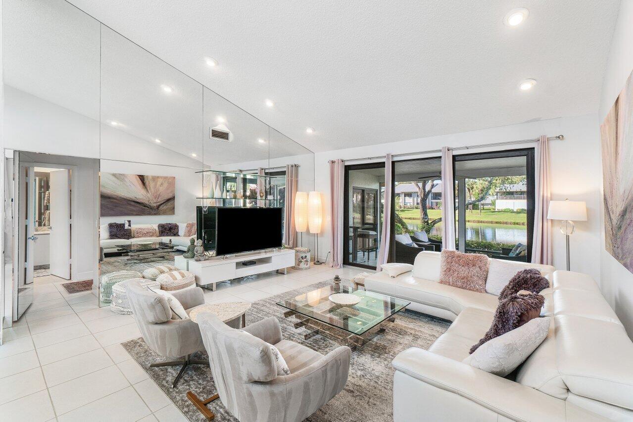 12 Eastgate Drive D