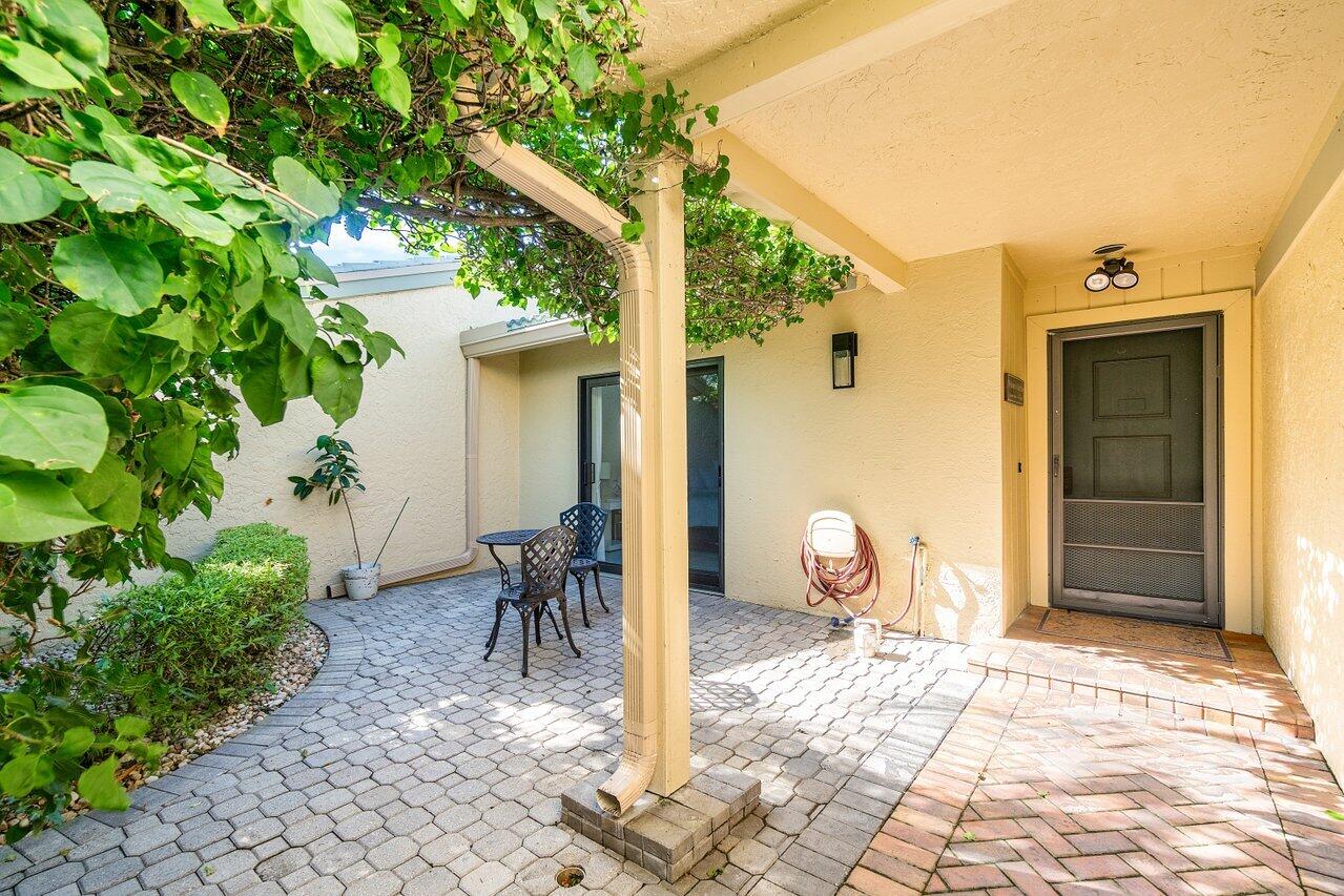 12 Eastgate Drive D