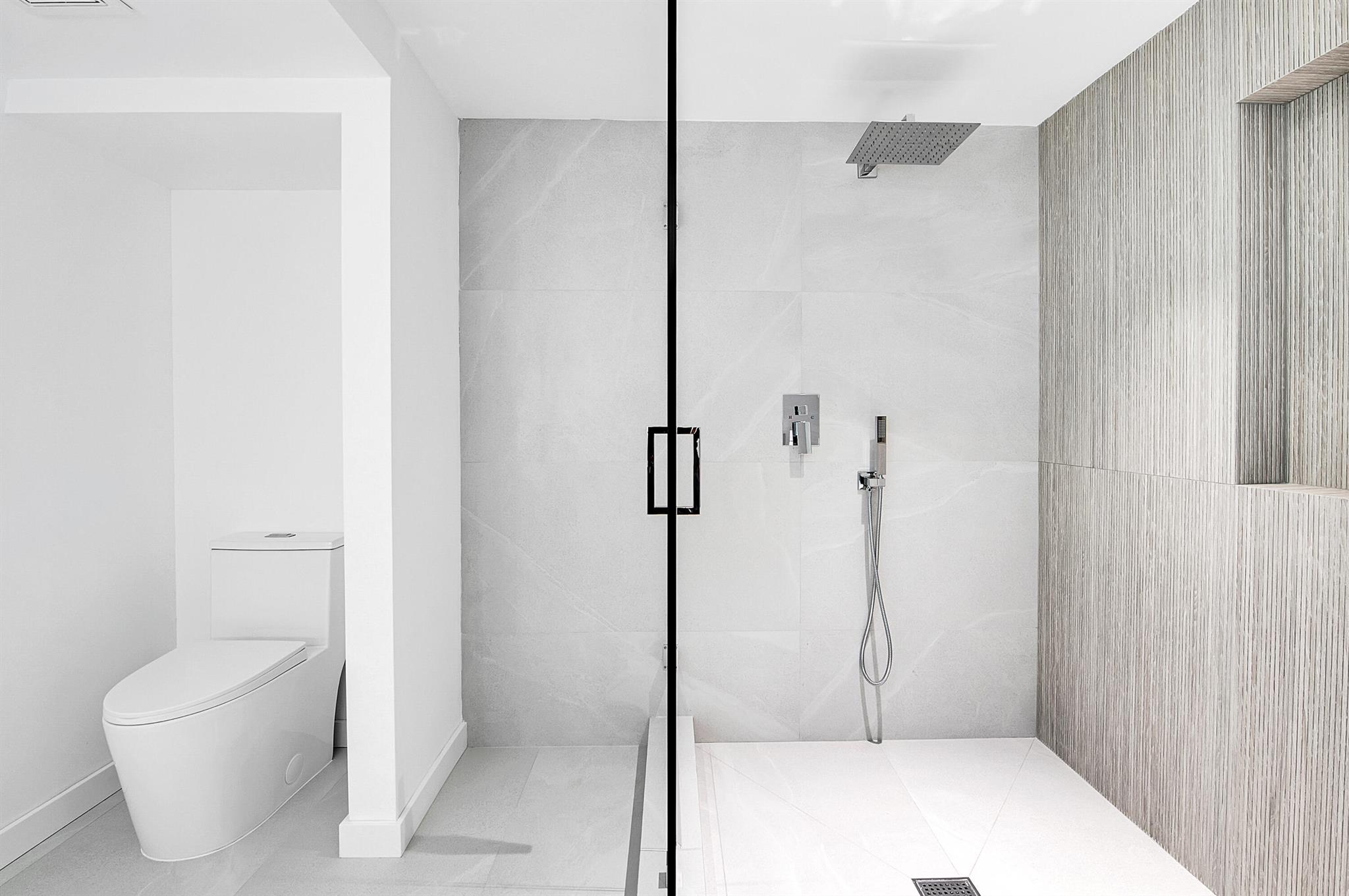 6560 Las Flores Drive