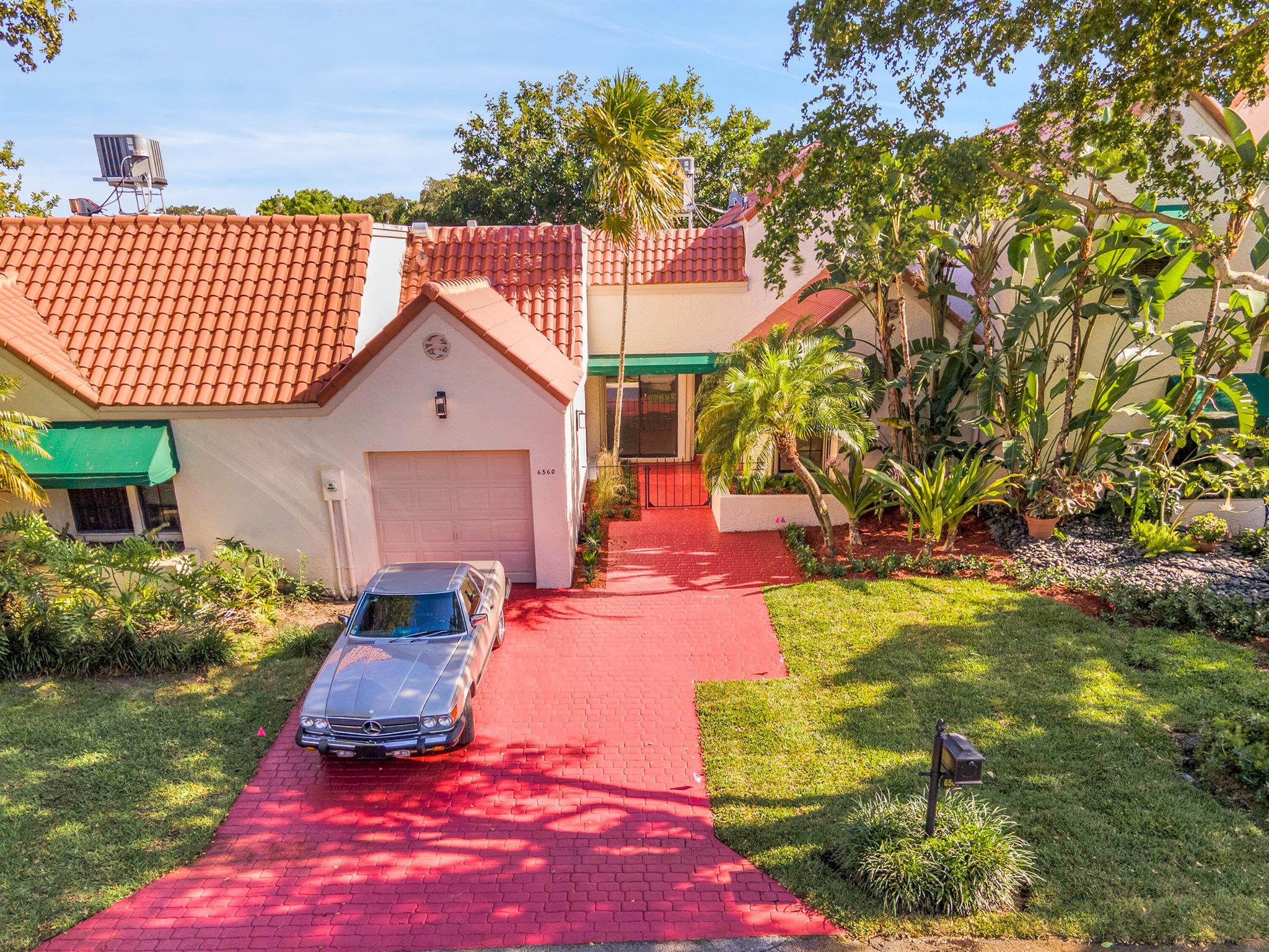 6560 Las Flores Drive