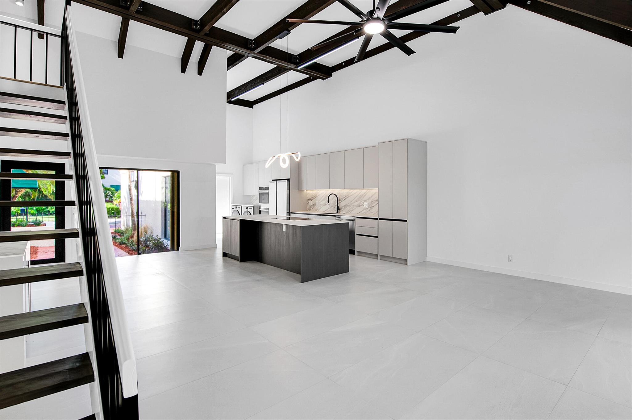 6560 Las Flores Drive