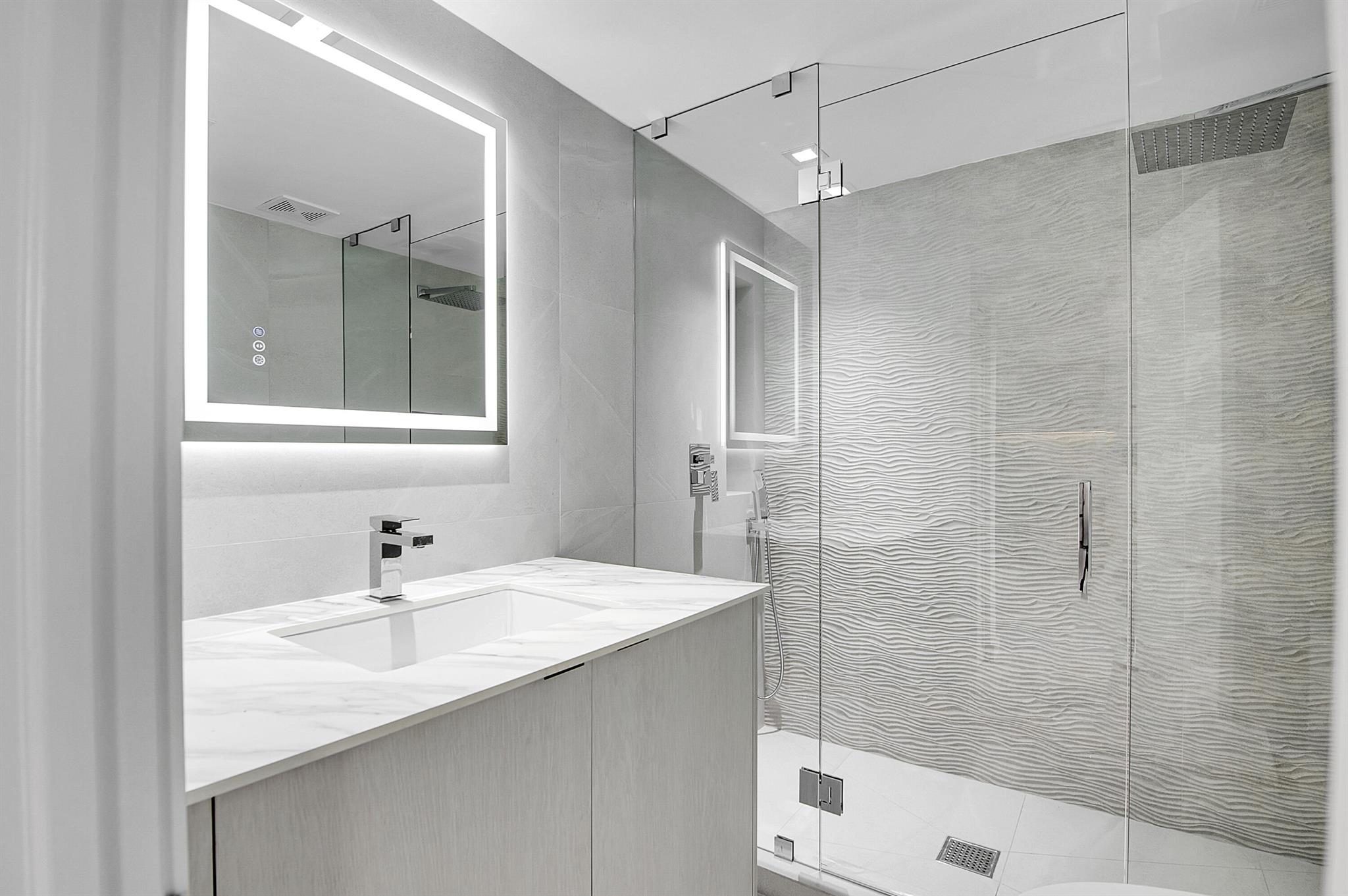 6560 Las Flores Drive