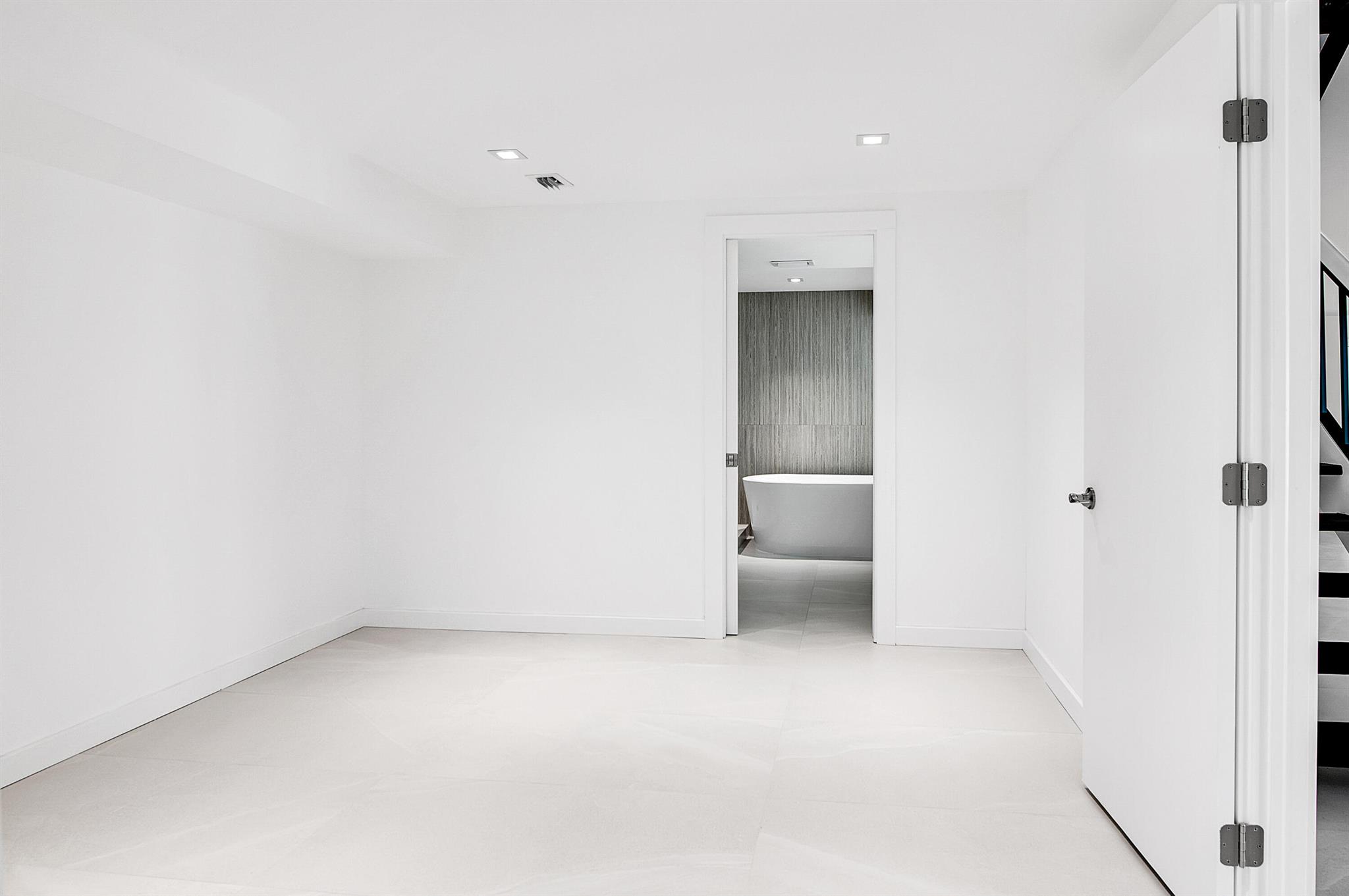 6560 Las Flores Drive