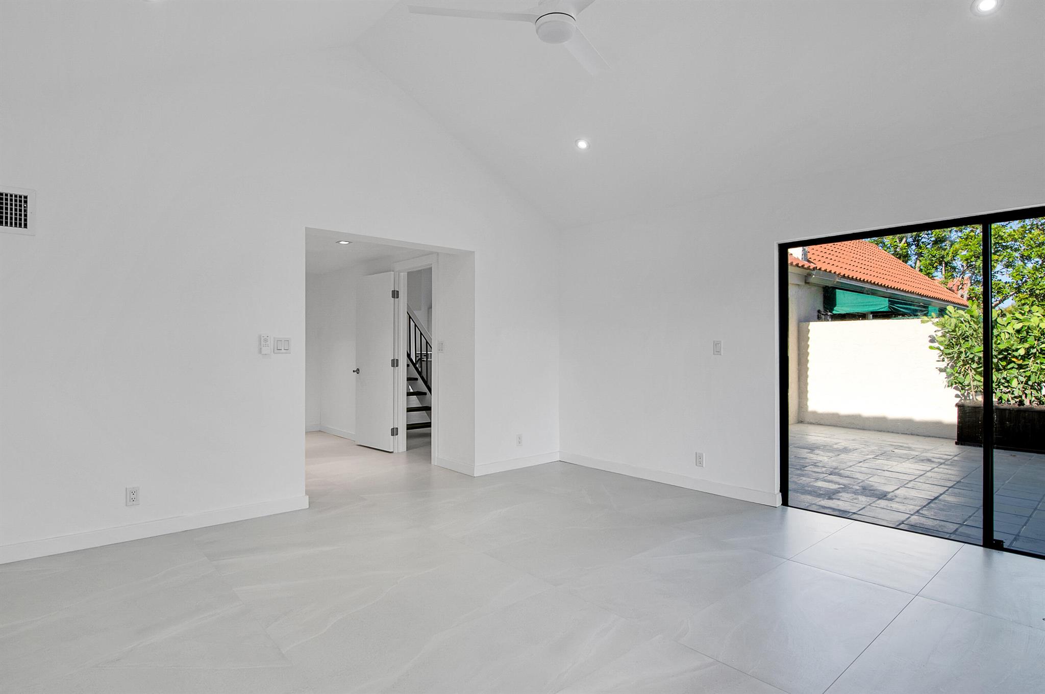 6560 Las Flores Drive