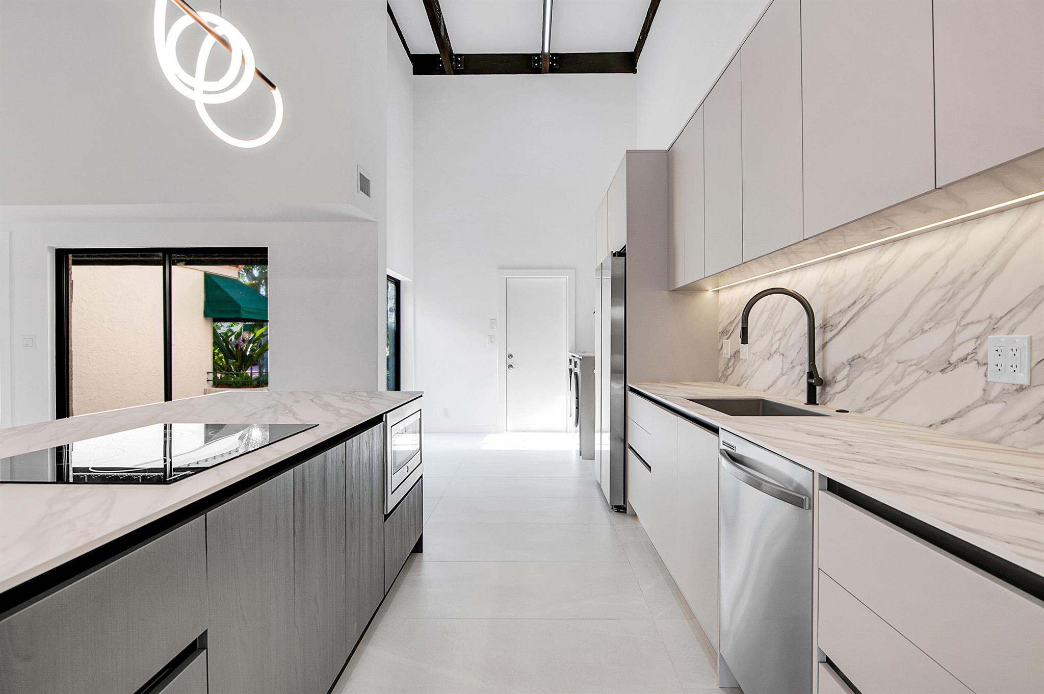 6560 Las Flores Drive