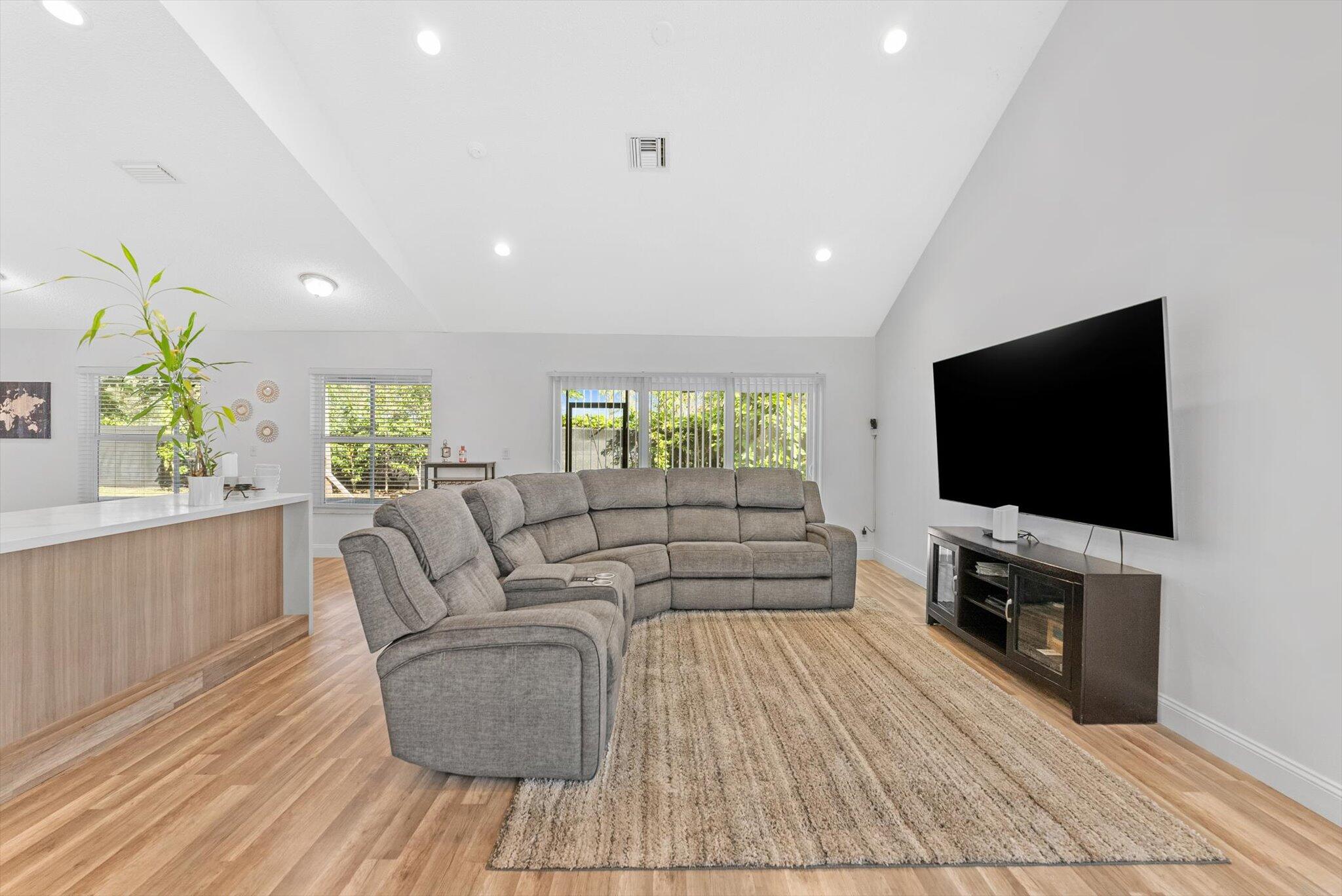 5185 NW 52nd Street
