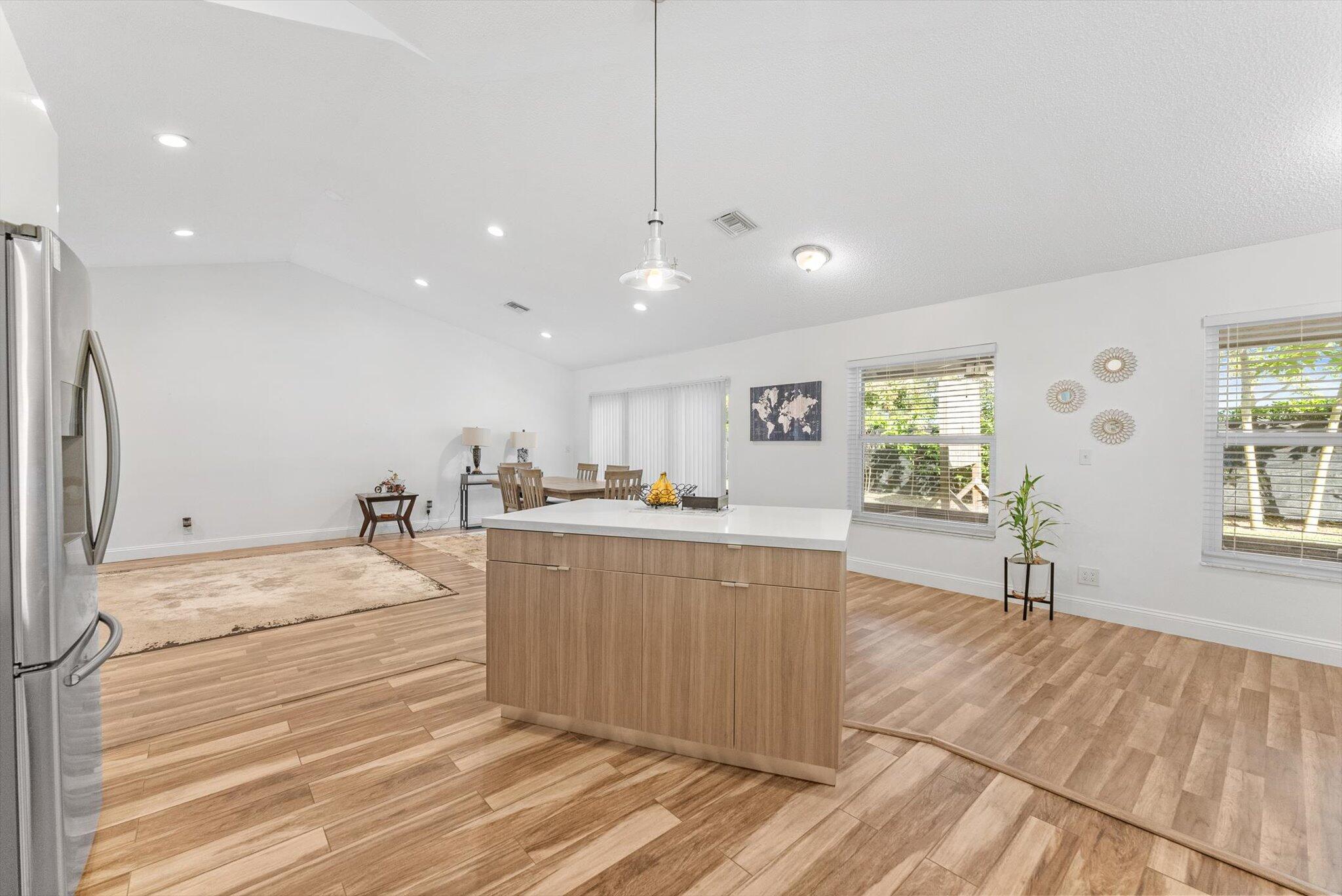 5185 NW 52nd Street