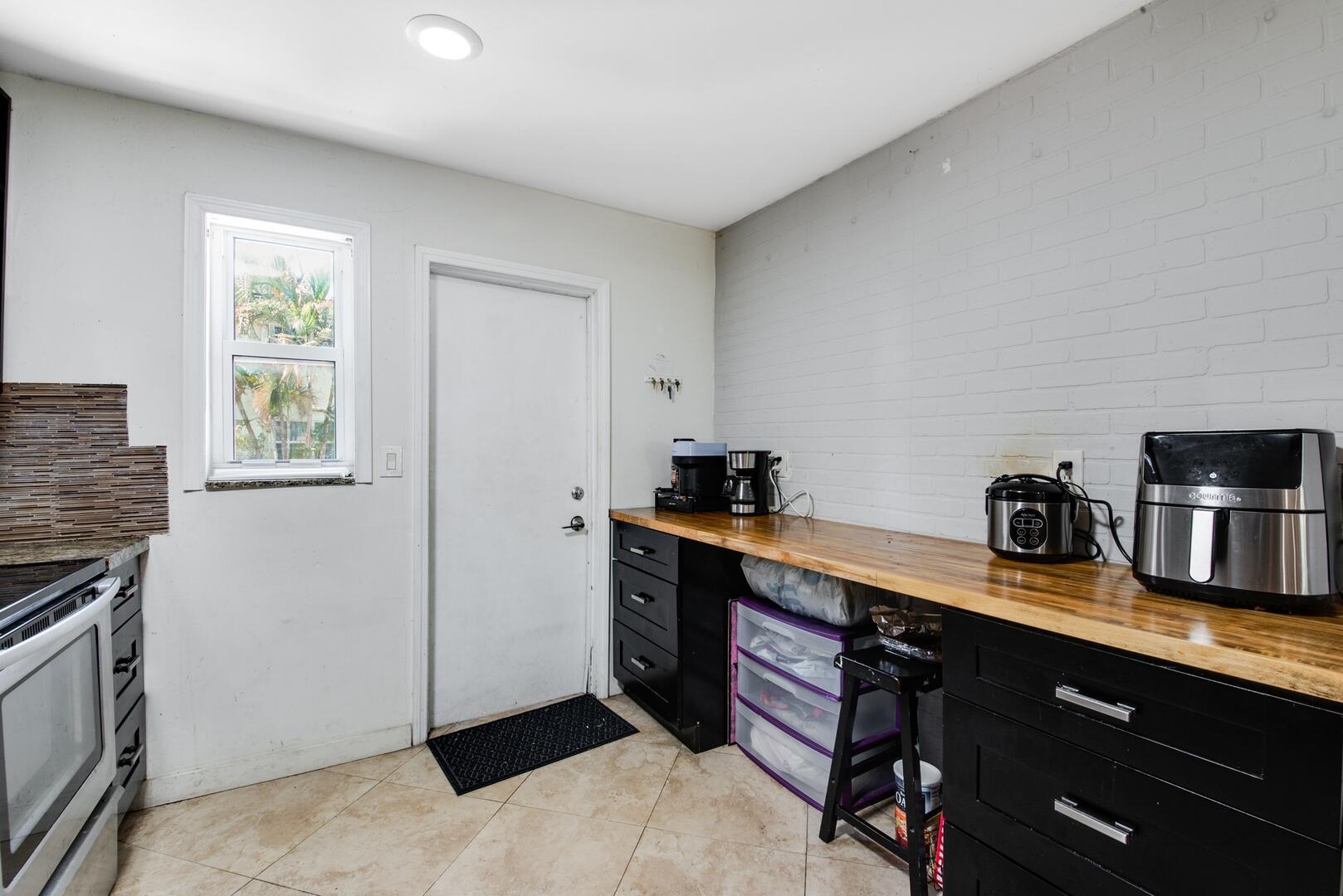 1945 NW 4th Avenue 30