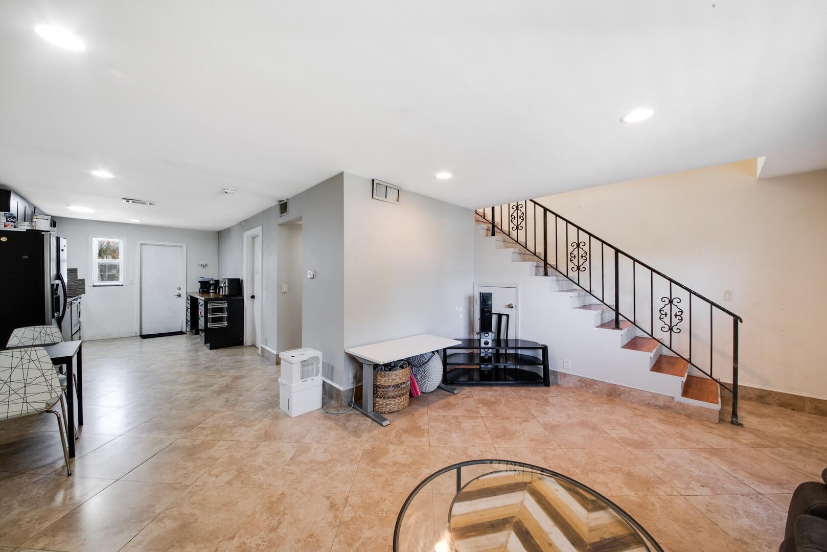 1945 NW 4th Avenue 30