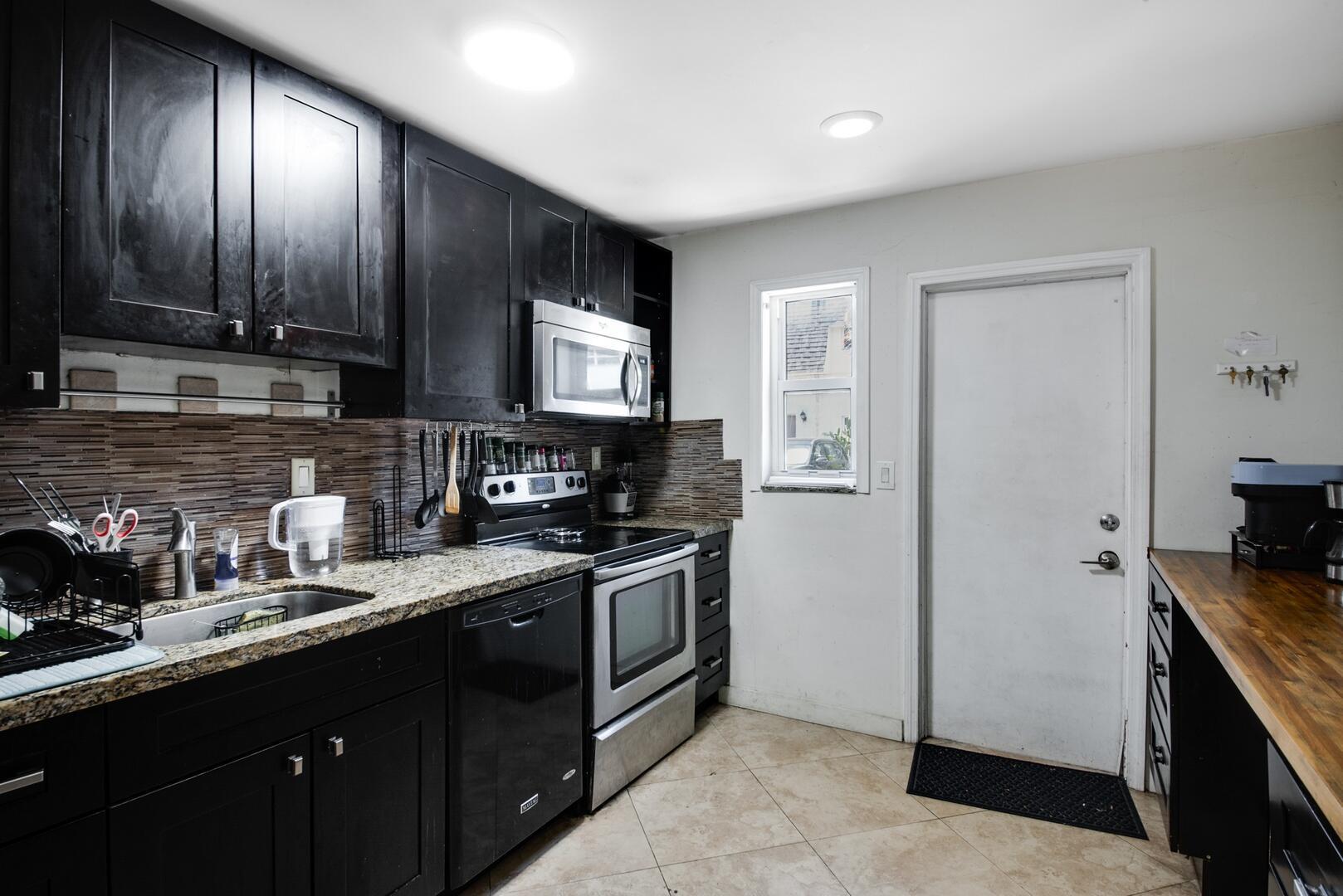 1945 NW 4th Avenue 30