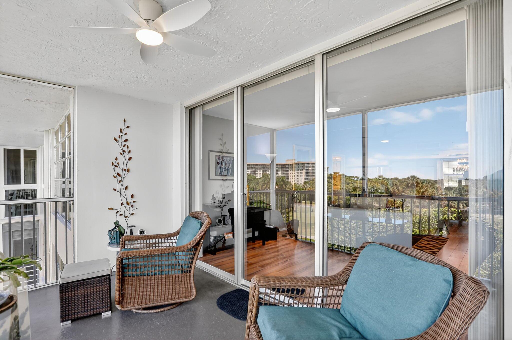 3960 Oaks Clubhouse Drive 504