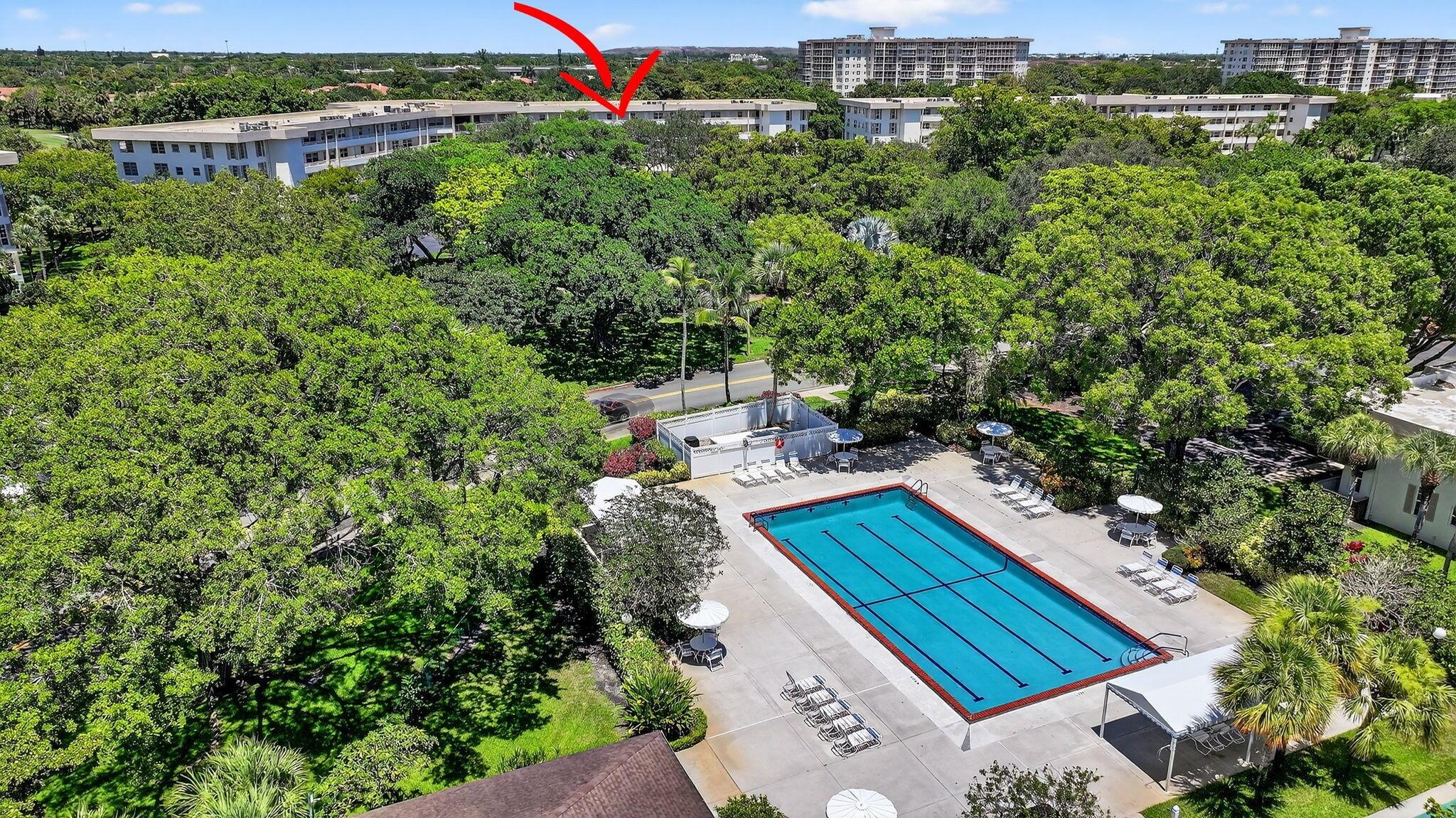 3960 Oaks Clubhouse Drive 504