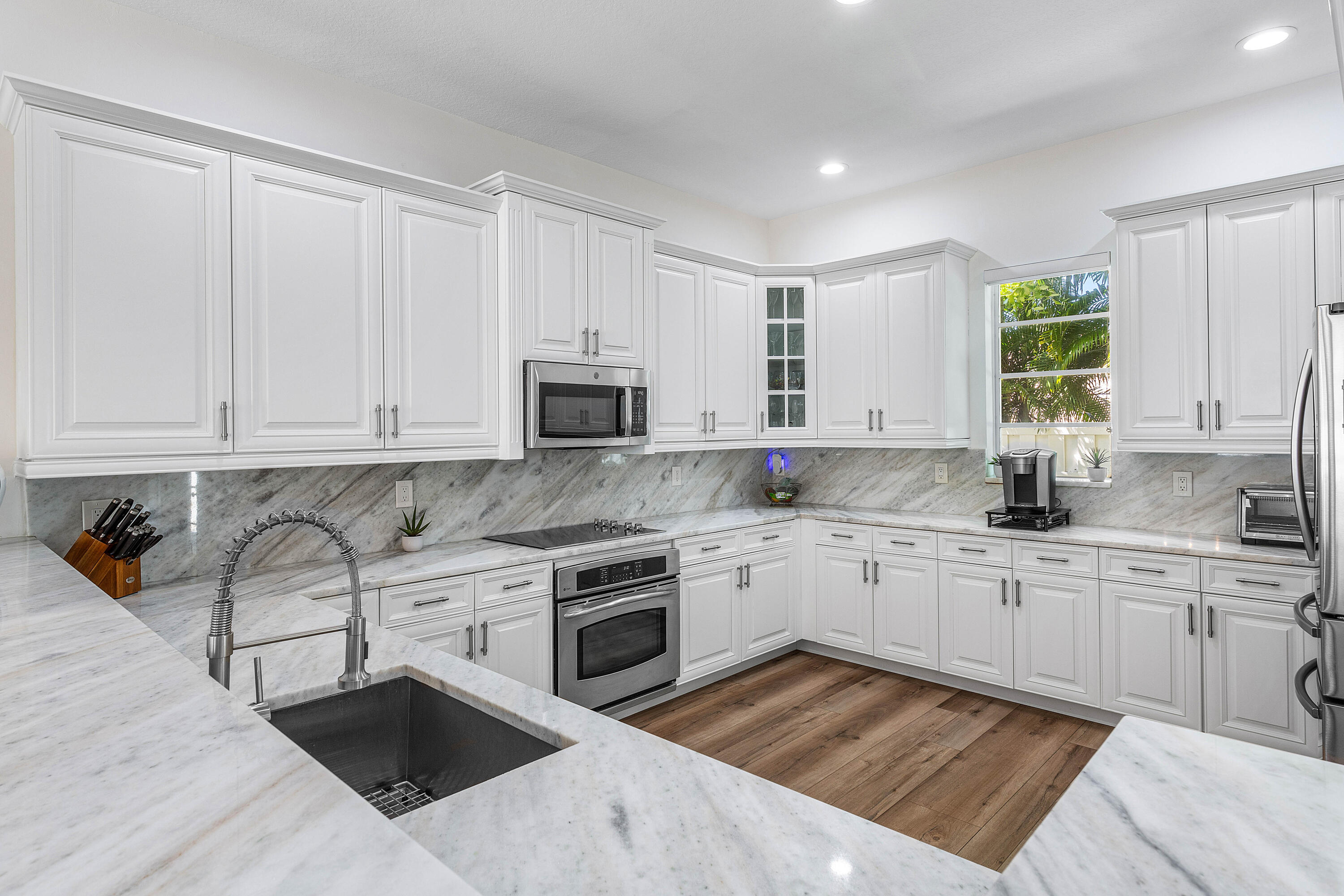 121 Via Poinciana Lane