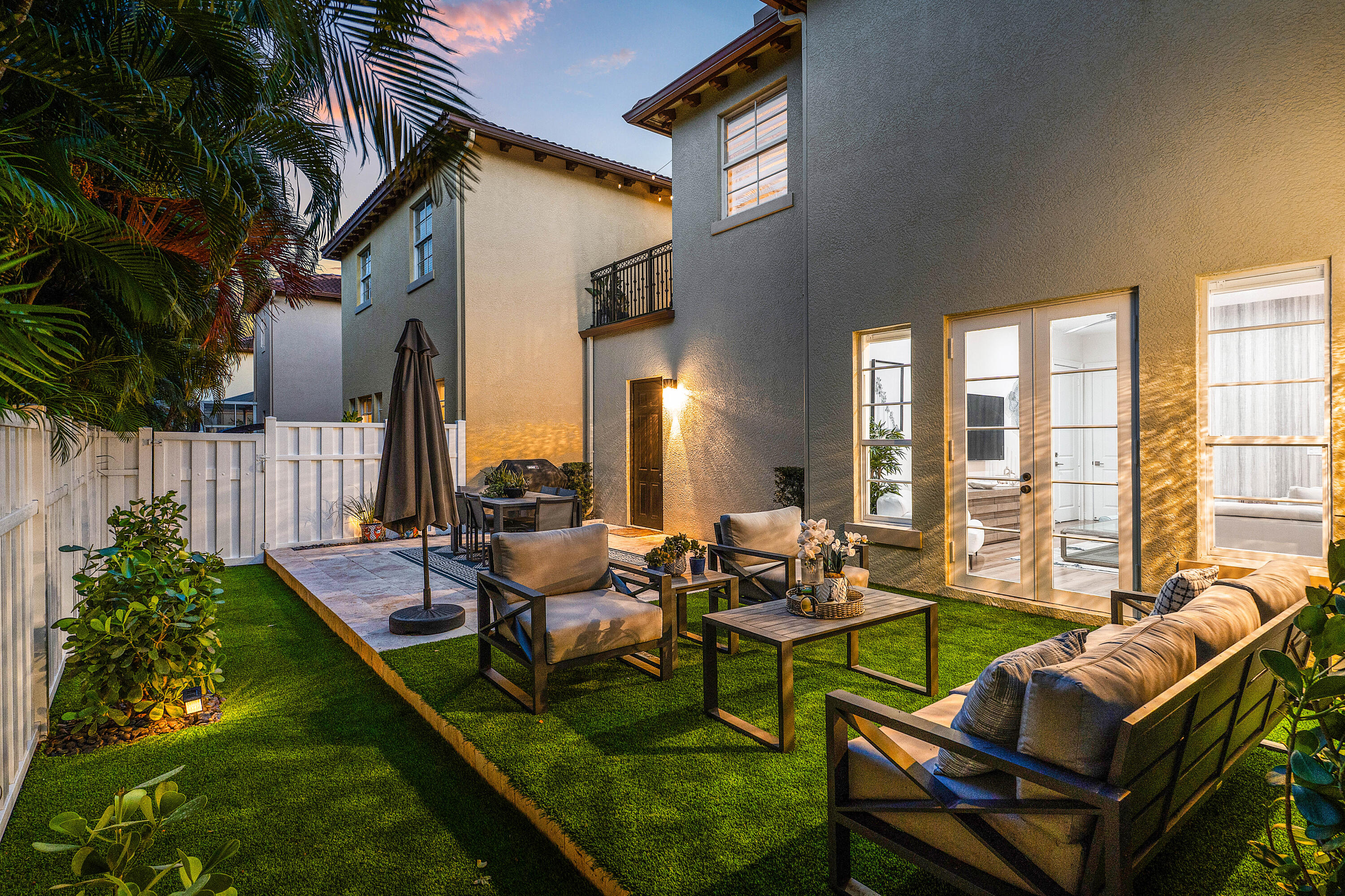 121 Via Poinciana Lane