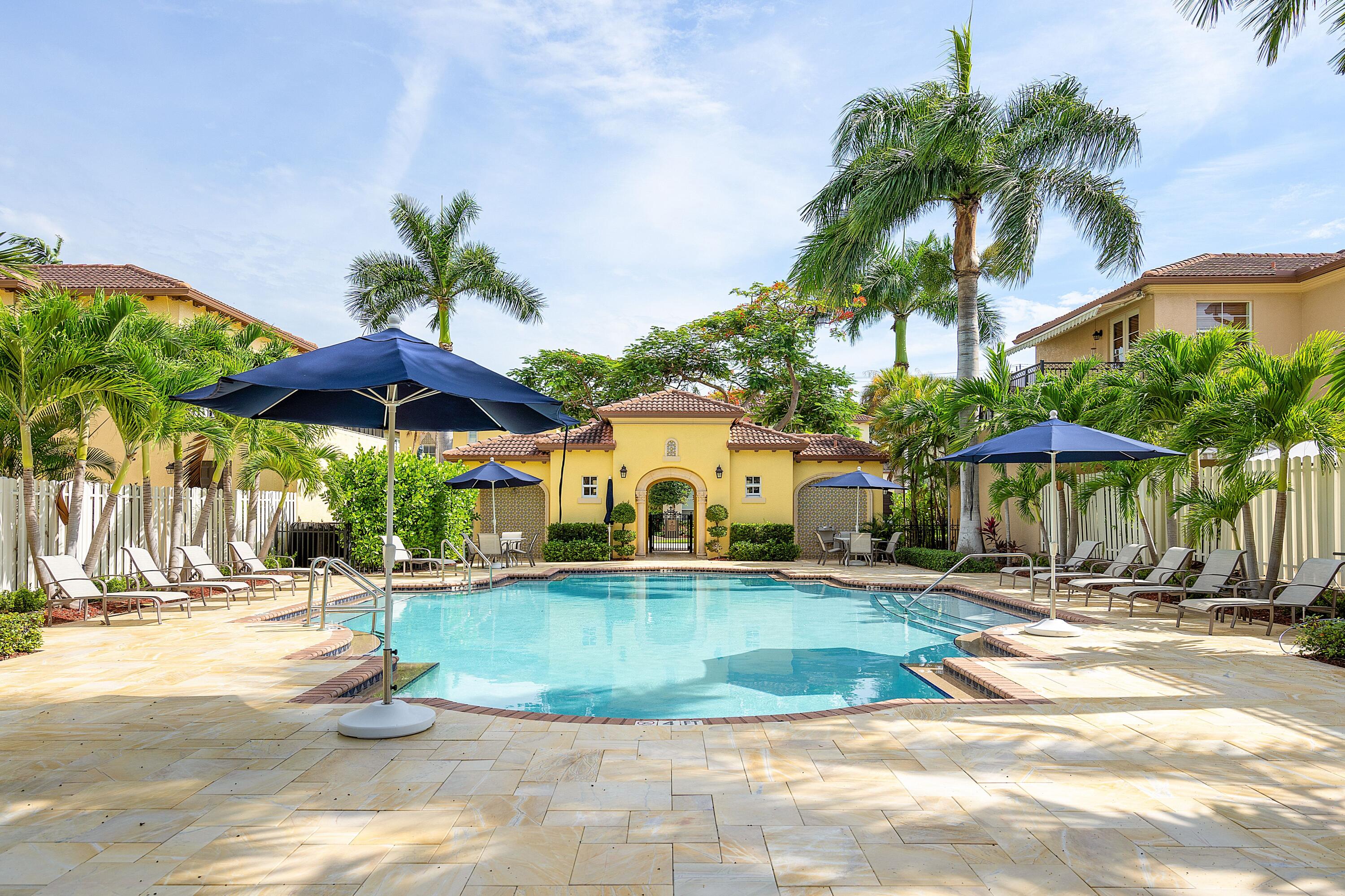 121 Via Poinciana Lane