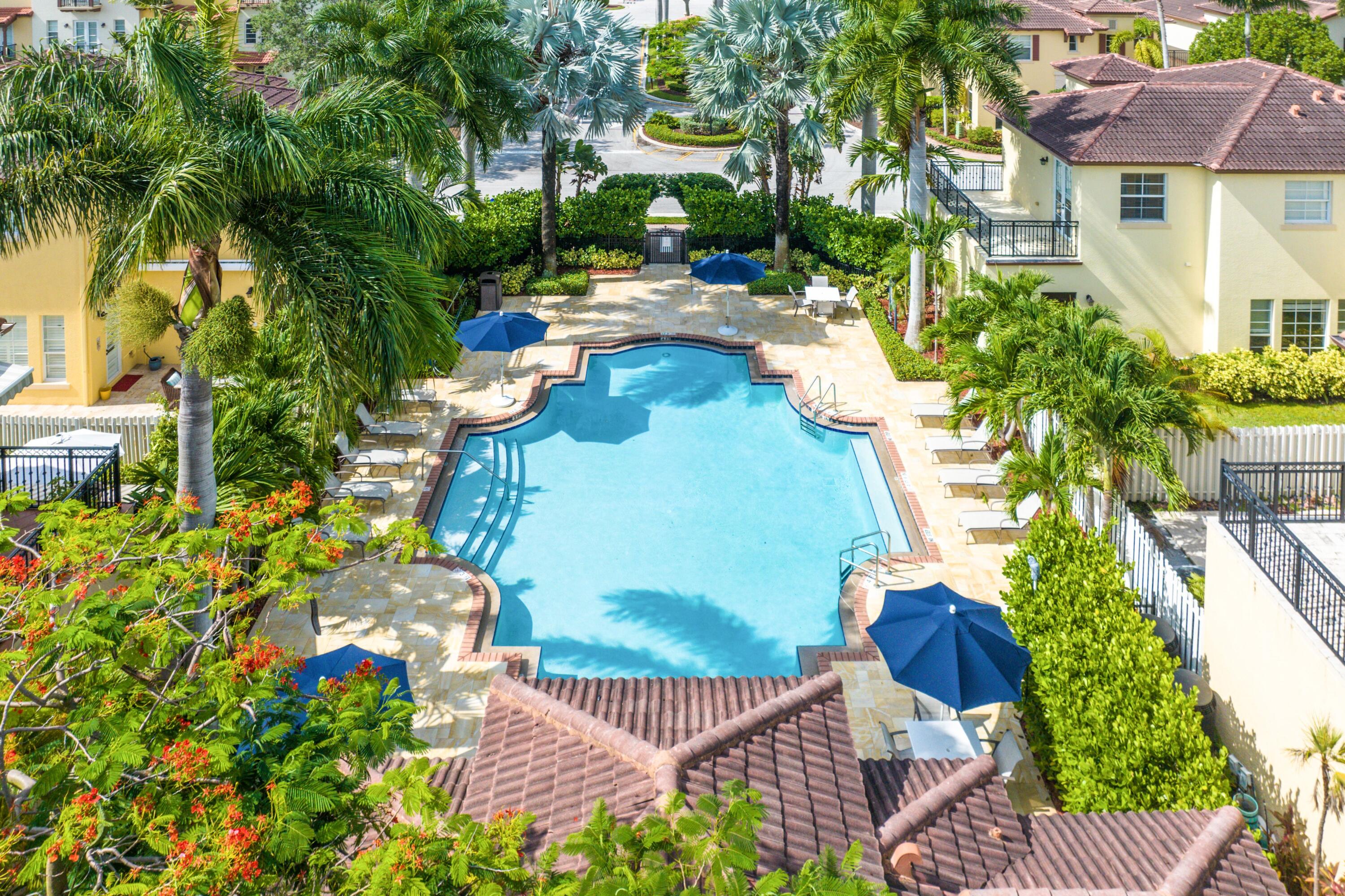 121 Via Poinciana Lane