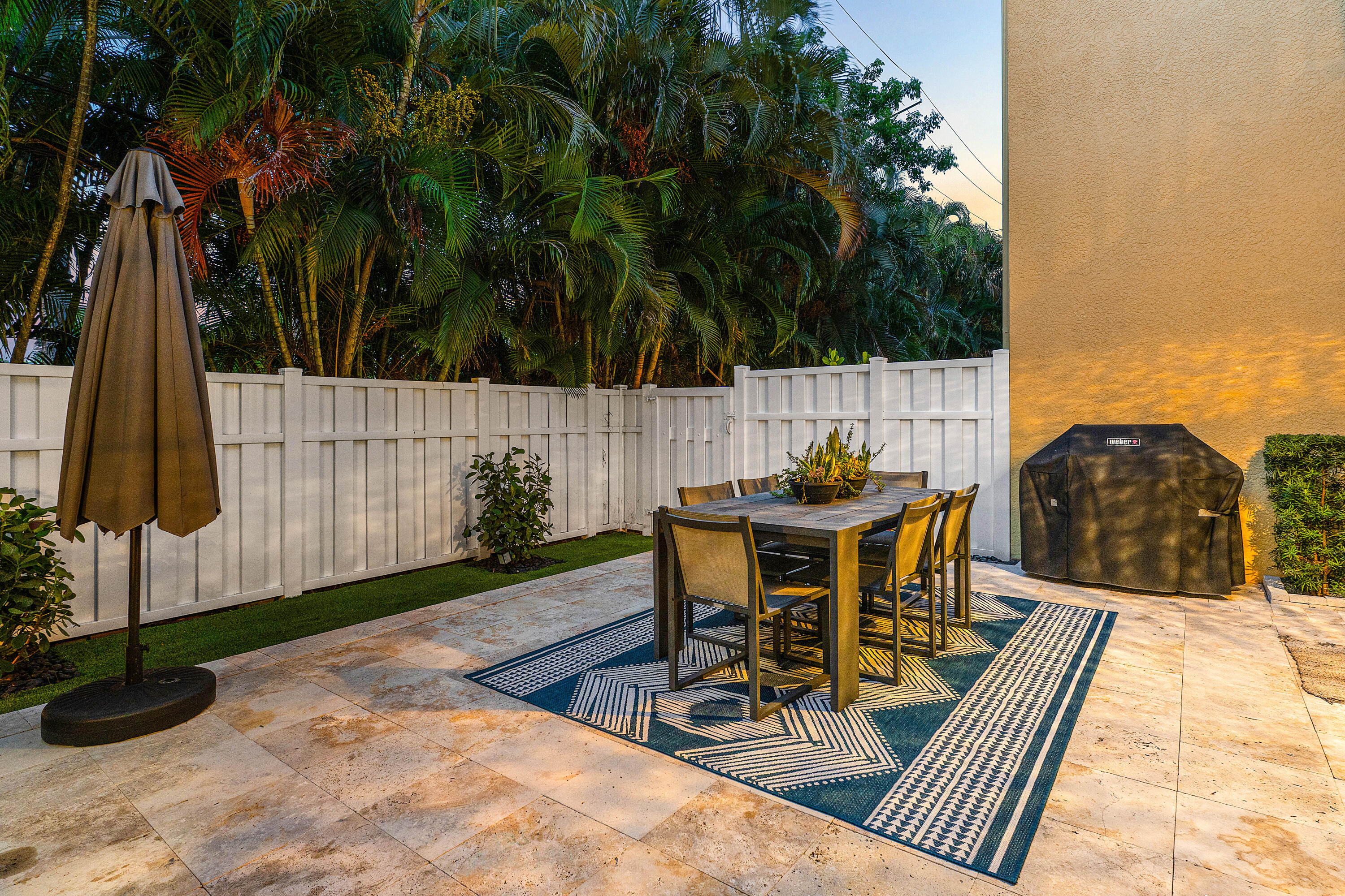 121 Via Poinciana Lane