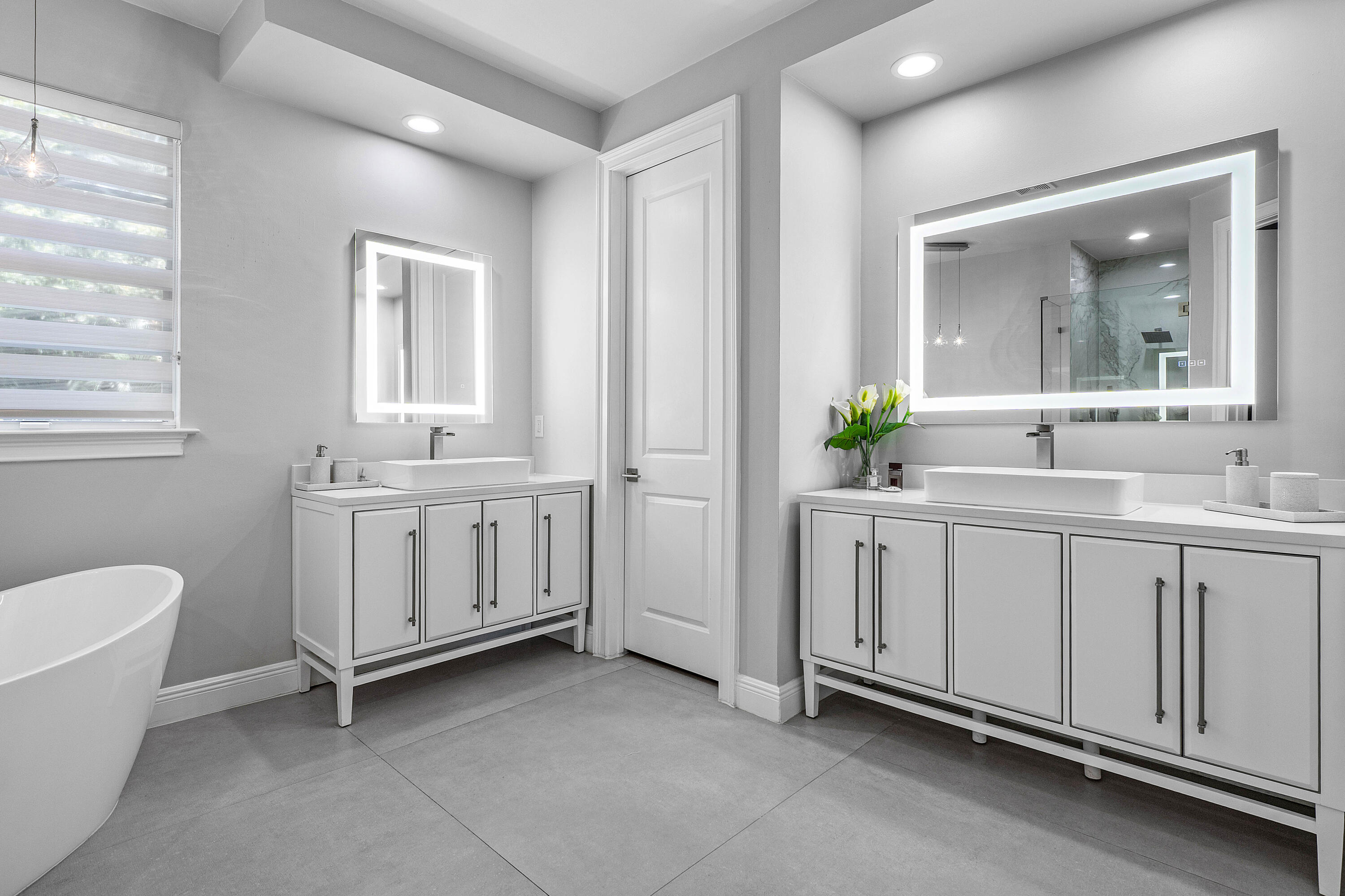 121 Via Poinciana Lane