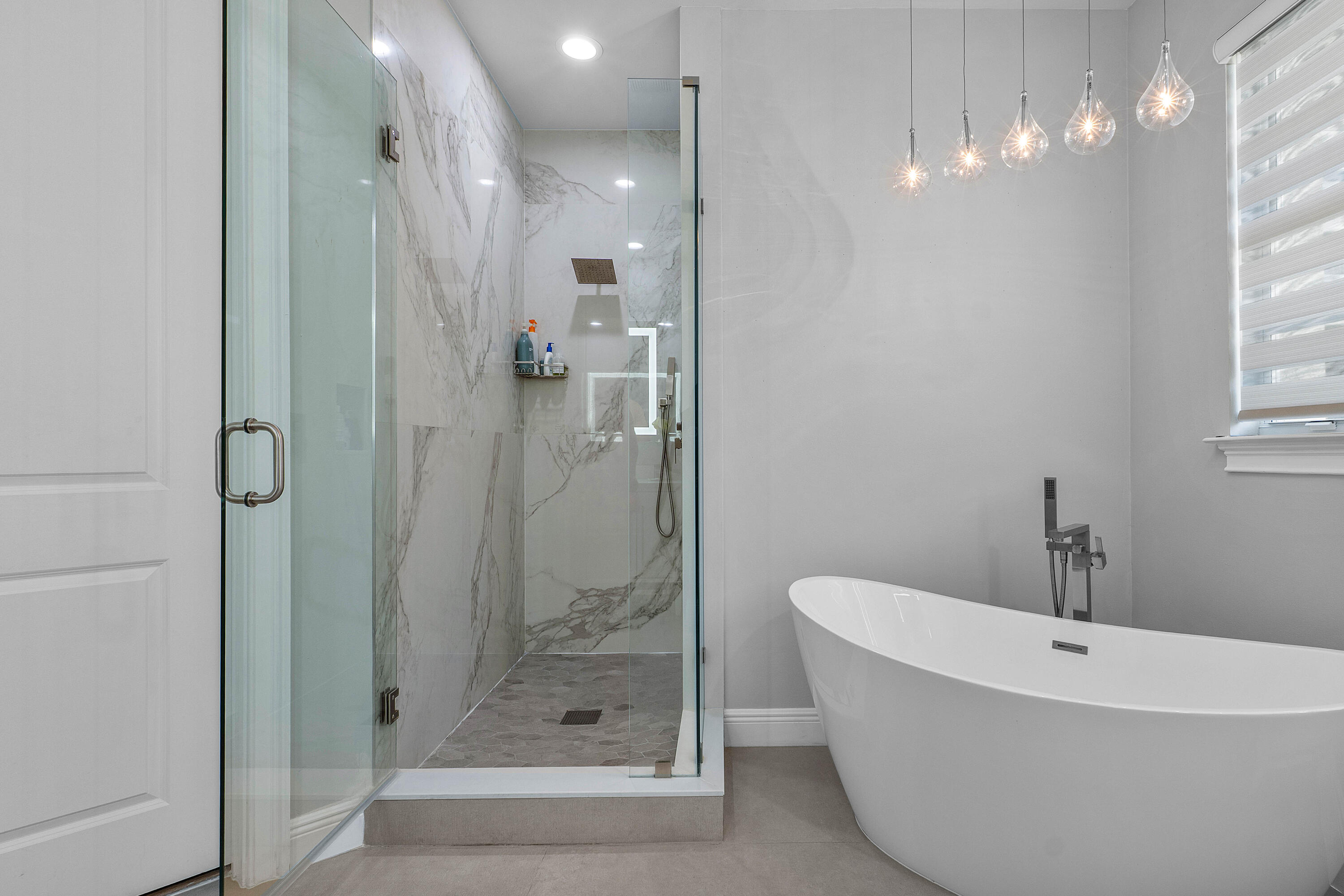 121 Via Poinciana Lane