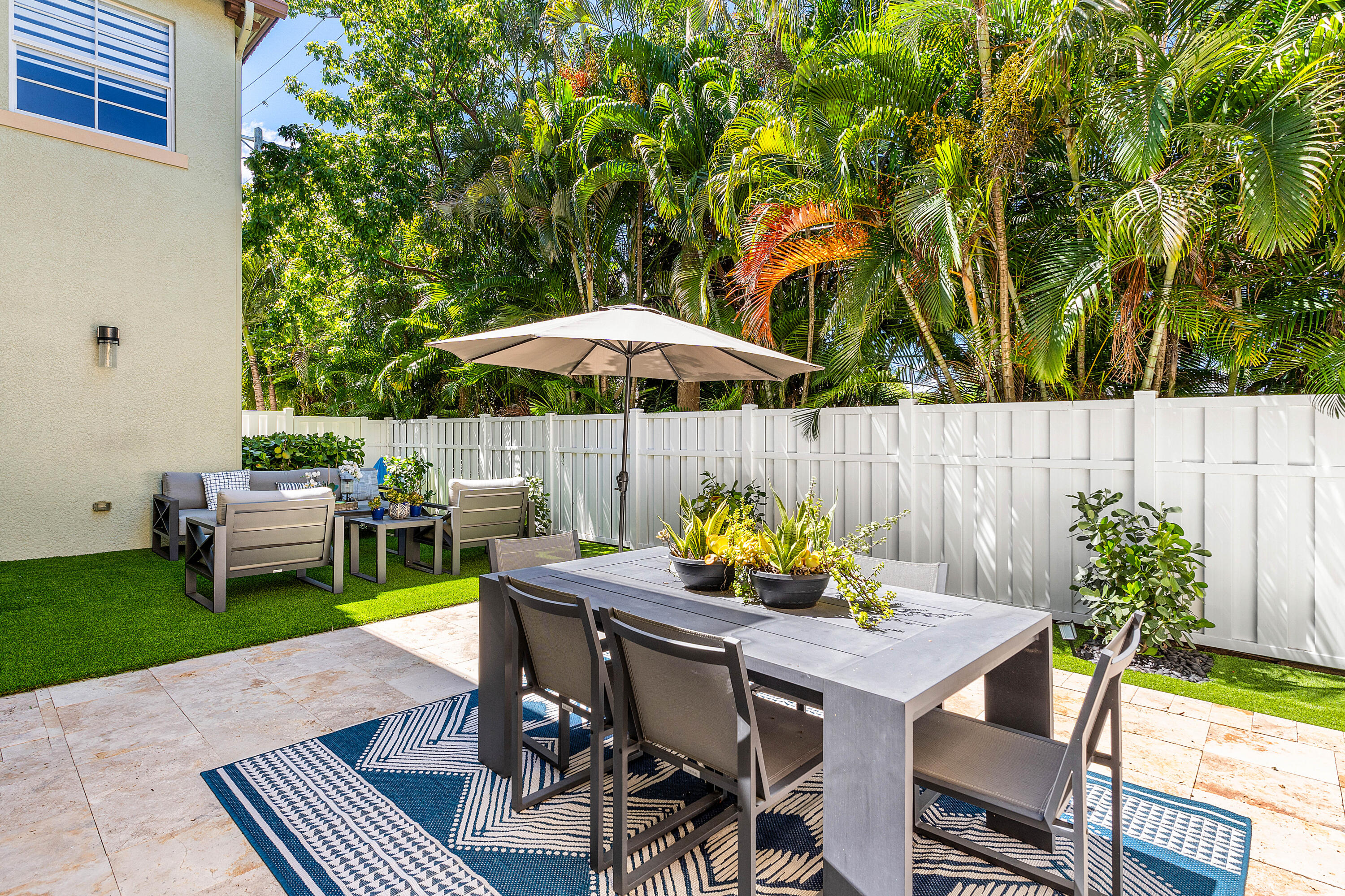 121 Via Poinciana Lane